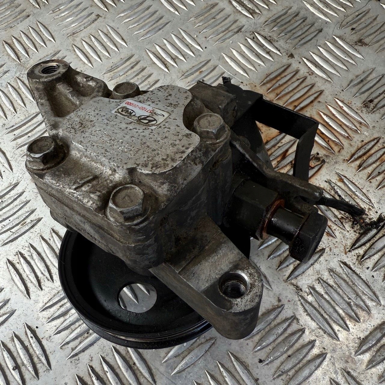 Pompa wspomagania Hyundai Tucson JM 2.0 16v 2007r G4GC 571002E000