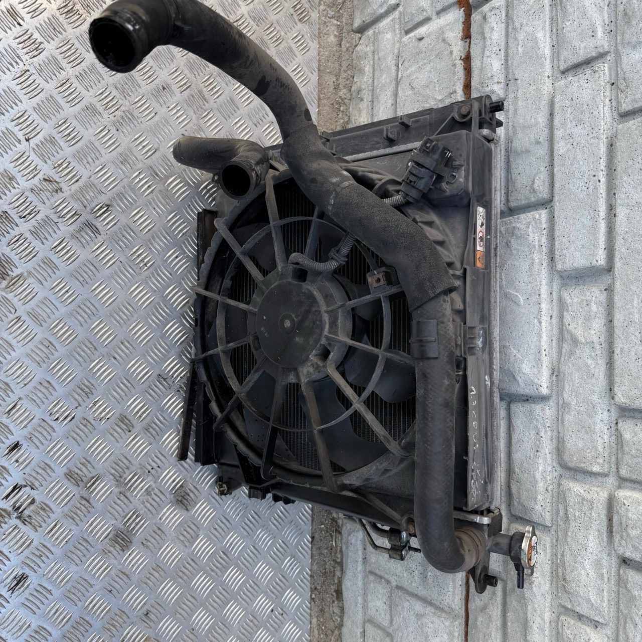 Chłodnica Wentylator Komplet Klima Hyundai ix35 1.7 CRDI 2013r - obrazek 12