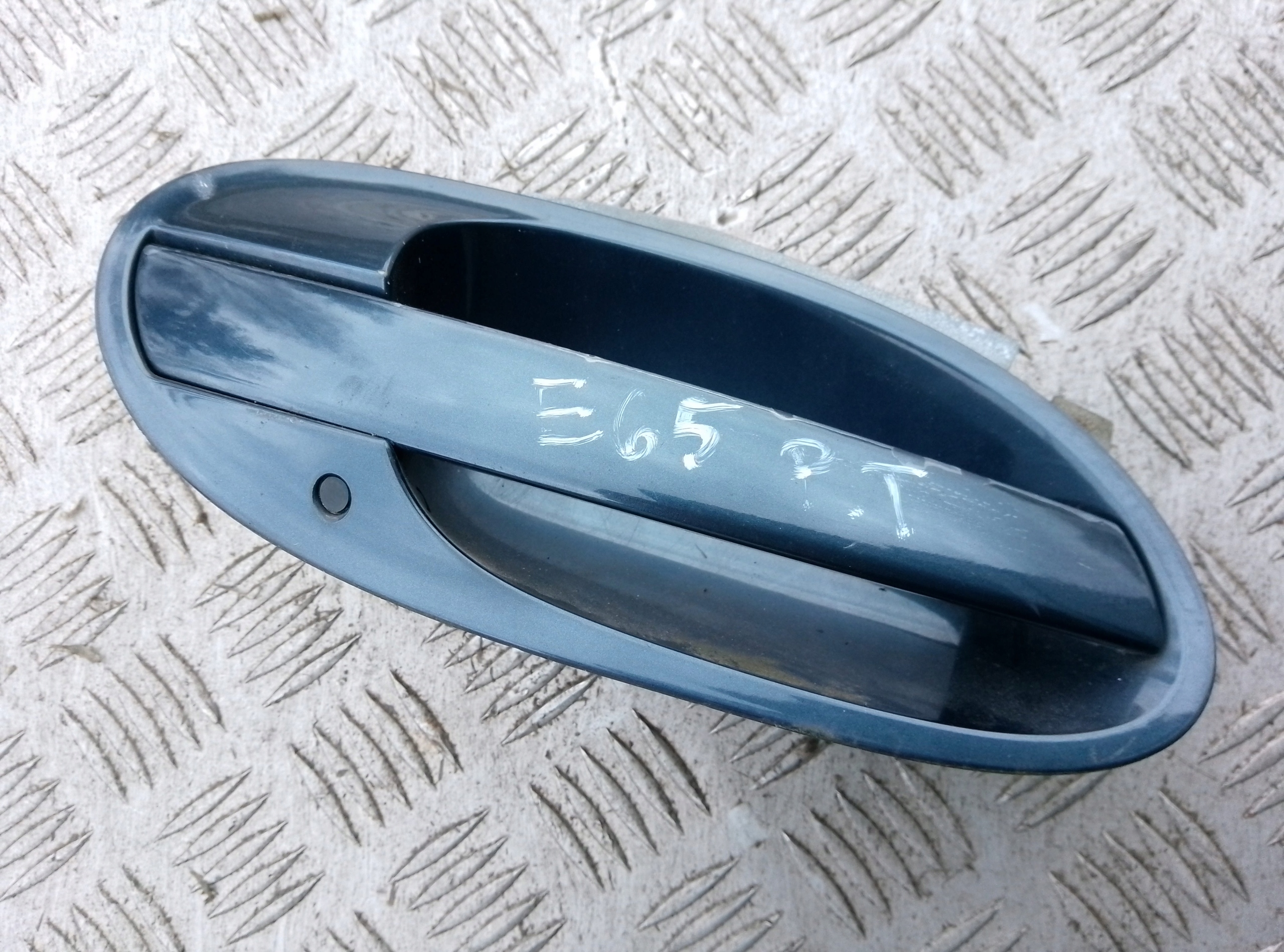 BMW 7 E65 E66 KLAMKA ZEWNĘTRZNA PRAWY TYŁ PRAWA TYLNA