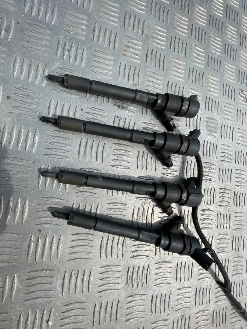 Wtryski wtryskiwacze komplet 33800-27400 Hyundai Tucson Kia Sportage 2