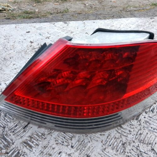 BMW E65 lampa PRAWA tył TYLNA europa oryginał