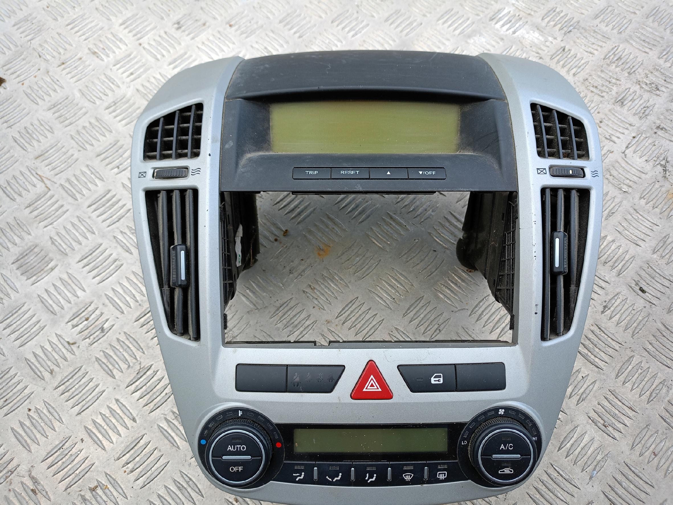 KIA CEED PANEL KLIMATYZACJI ŚRODKOWY