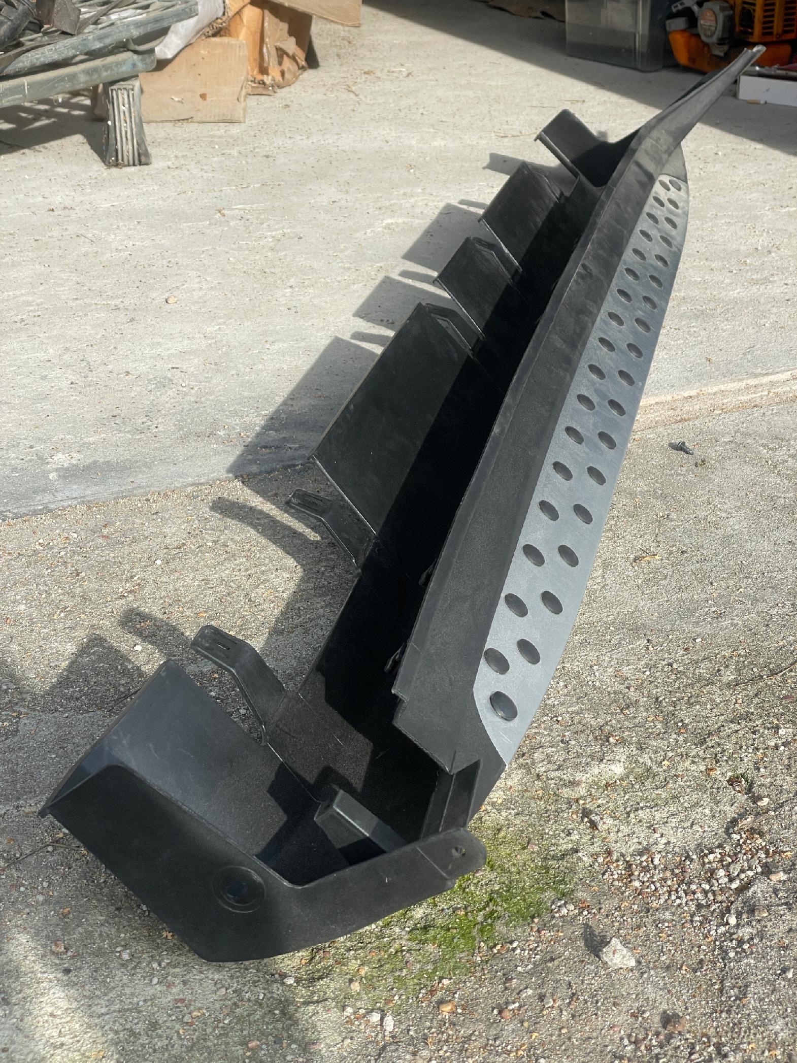 Stopnień podest listwa progowa Lewa Hyundai IX35 2010-2015r