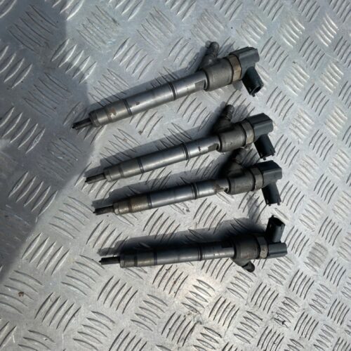 Wtryskiwacze 1.7 CRDI Bosch 33800-2A800 Hyundai i40 IX35