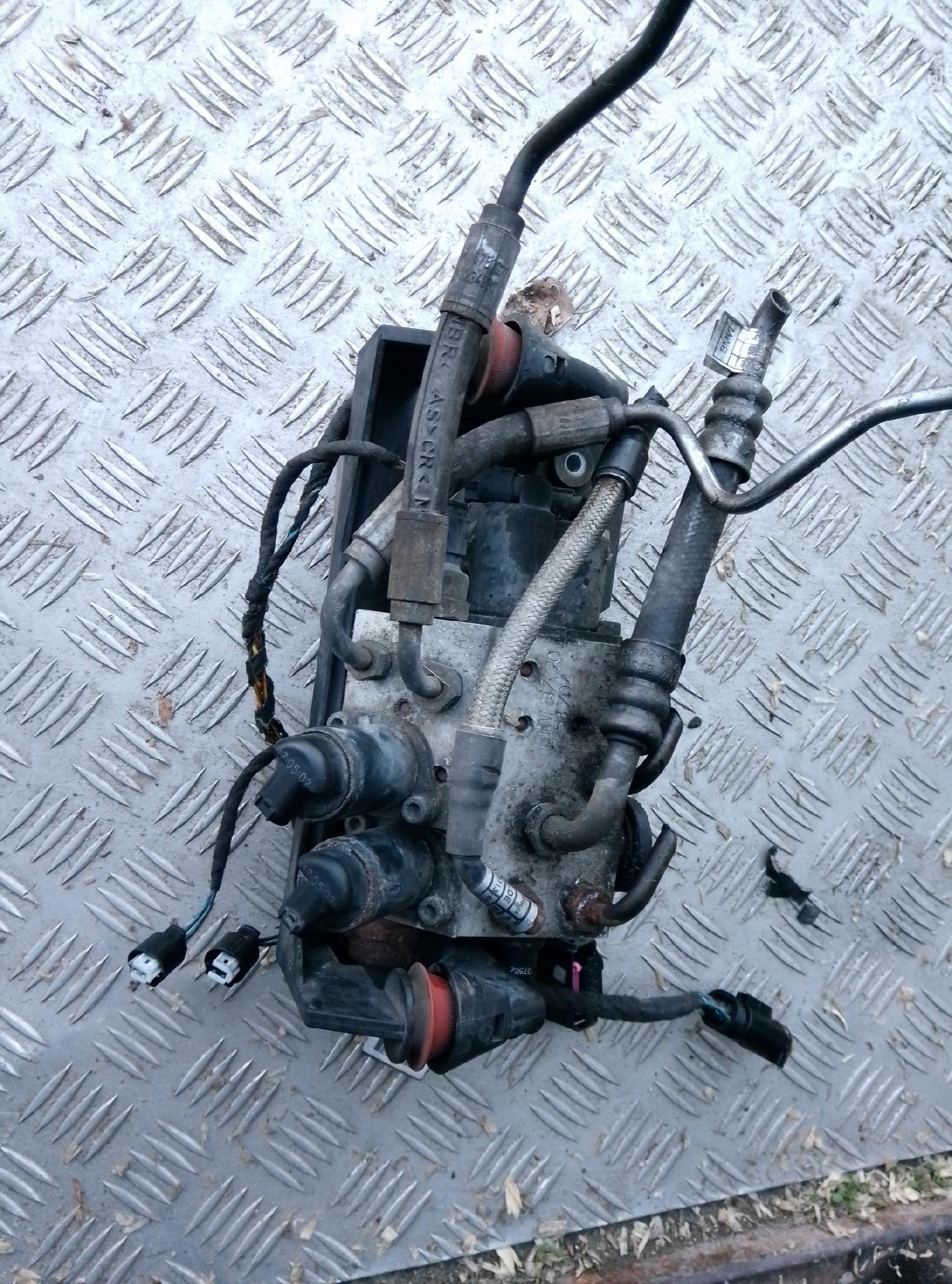 BMW SERIA 7 E66 E65 6758704 Blok zaworowy Dynamic Drive
