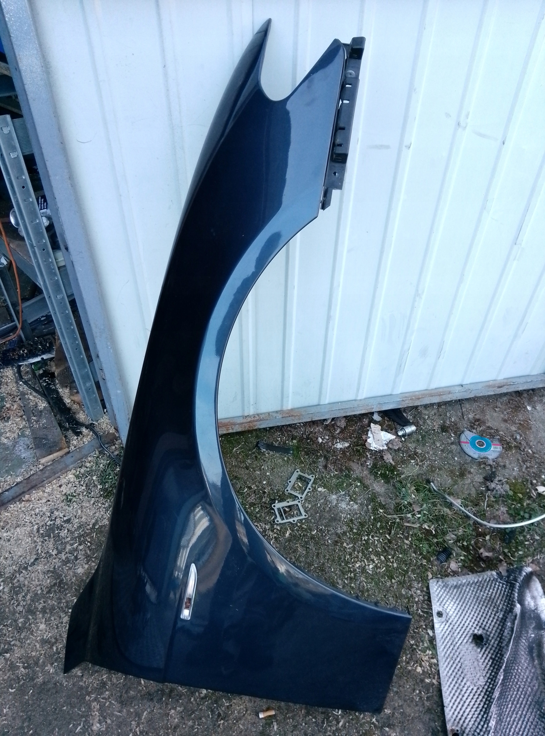 BMW SERIA 7 E66 E65 Błotnik Przedni przód prawy idealny 482/5 TOLEDOBLAU