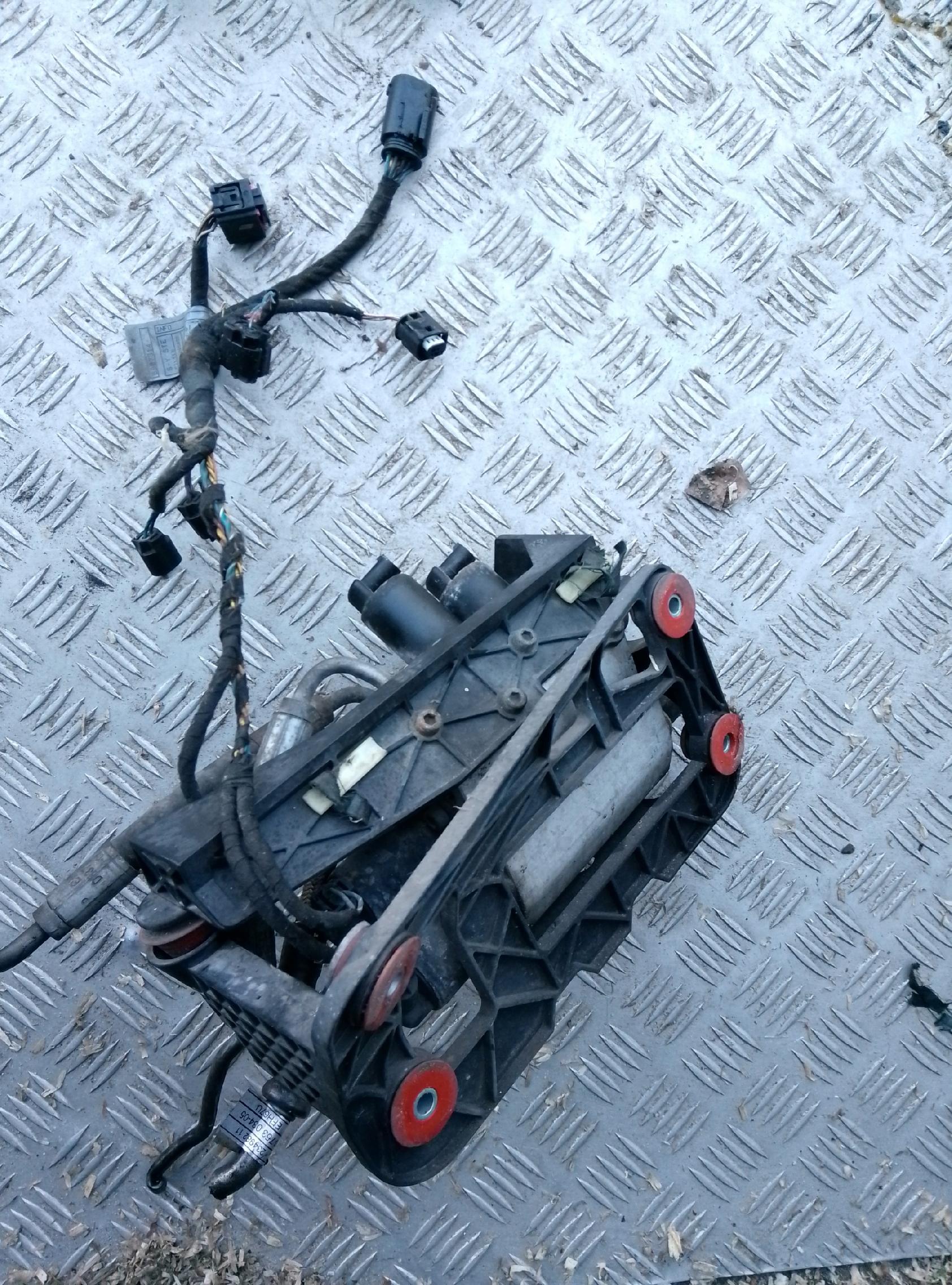 BMW SERIA 7 E66 E65 6758704 Blok zaworowy Dynamic Drive - obrazek 3