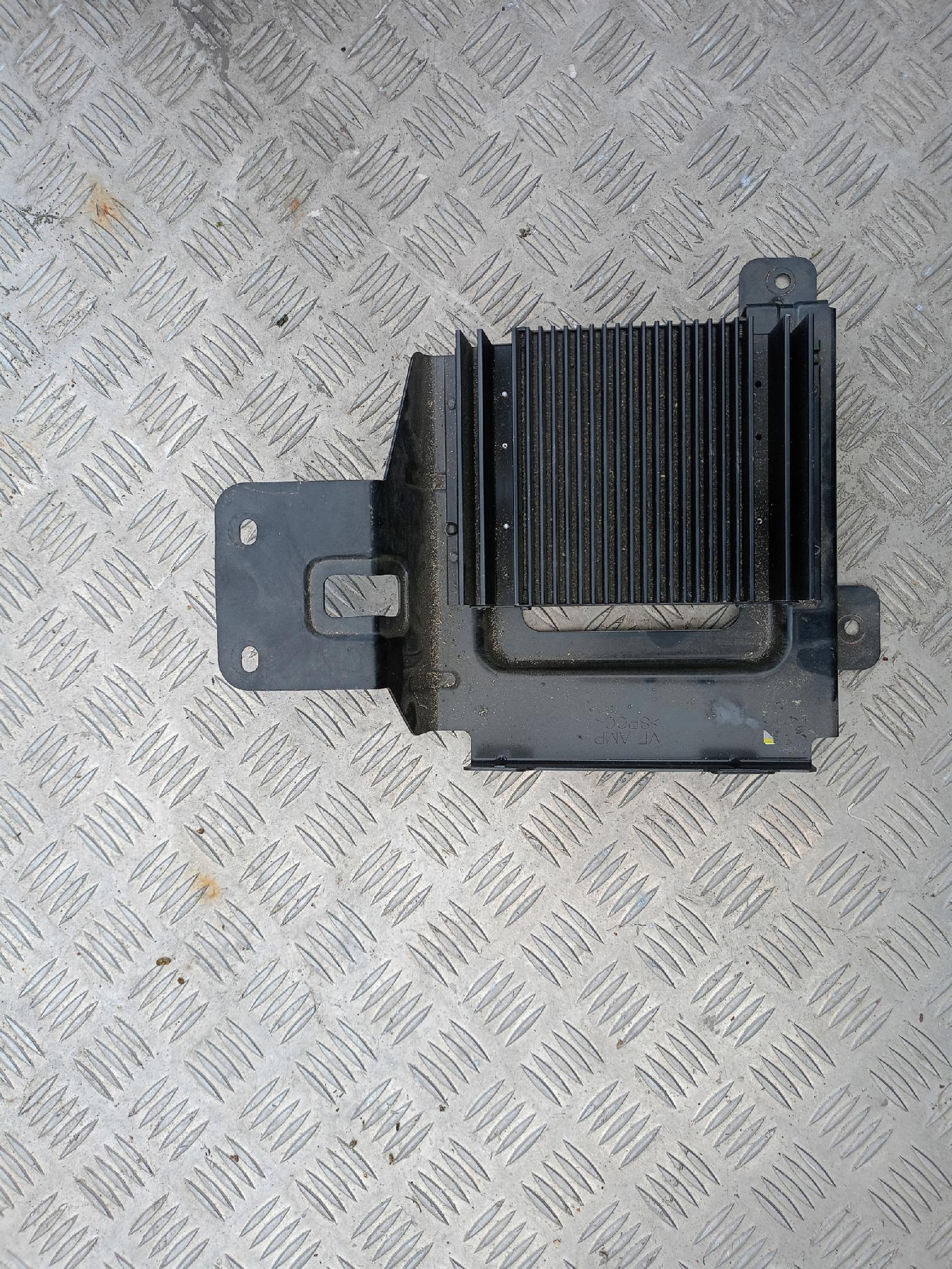 WZMACNIACZ RADIA AUDIO HYUNDAI I40 AMP-80VFR