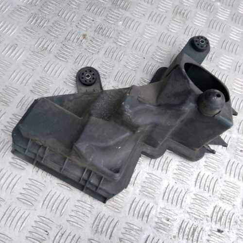 BMW 7 E65 E66 7500548 Obudowa na powietrze nieoczyszczone prawa 13717500548