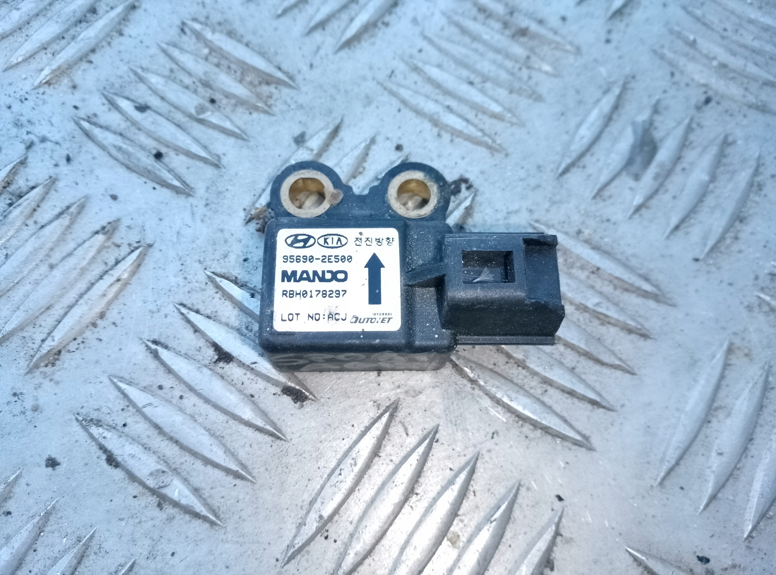 HYUNDAI TUCSON KIA SPORTAGE 95690-2E500 G-SENSOR SENSOR G ESP