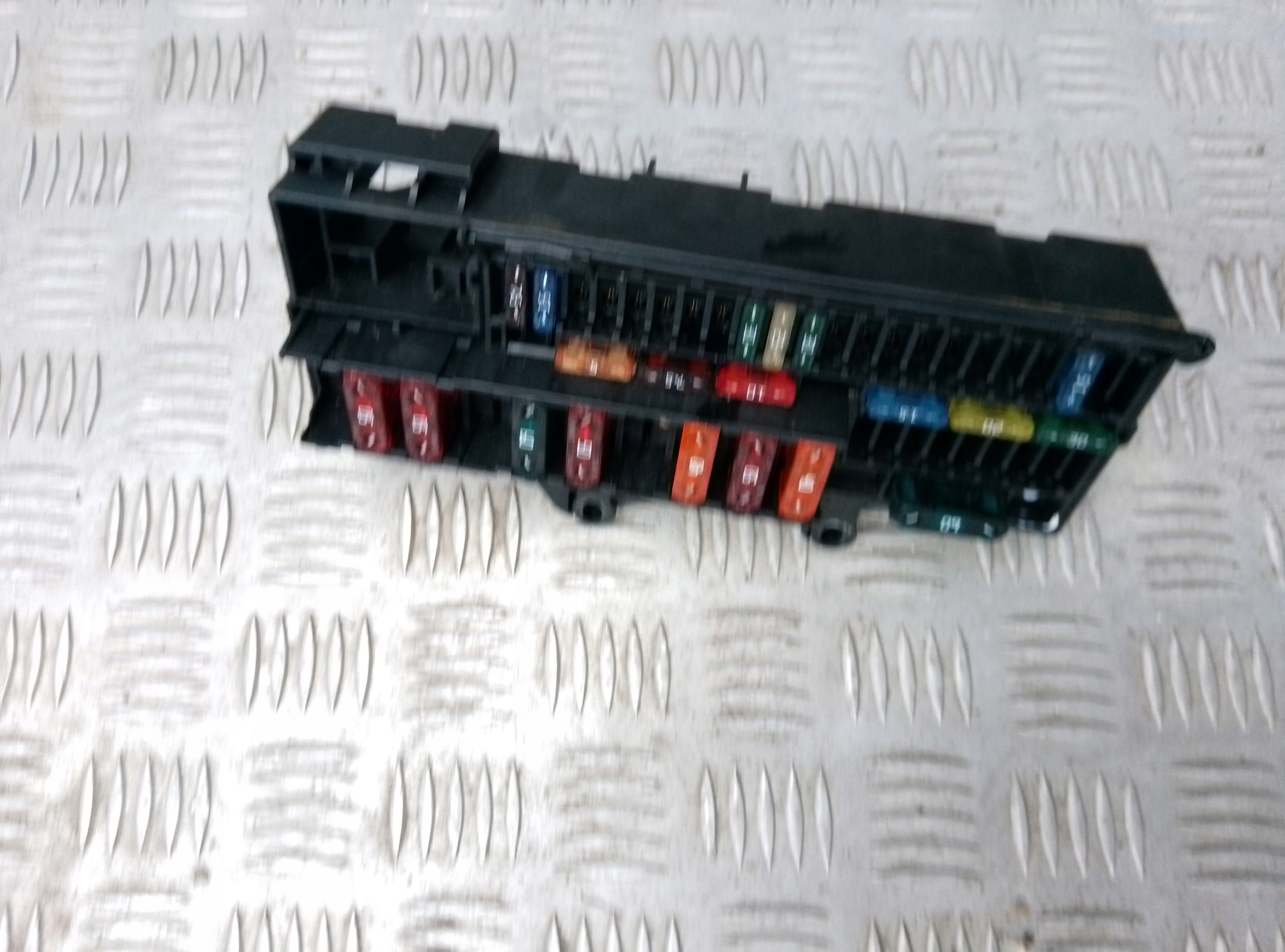BMW 7 E65 E66 SKRZYNKA BEZPIECZNIKÓW ROZDZIELACZ 6900582 - obrazek 6