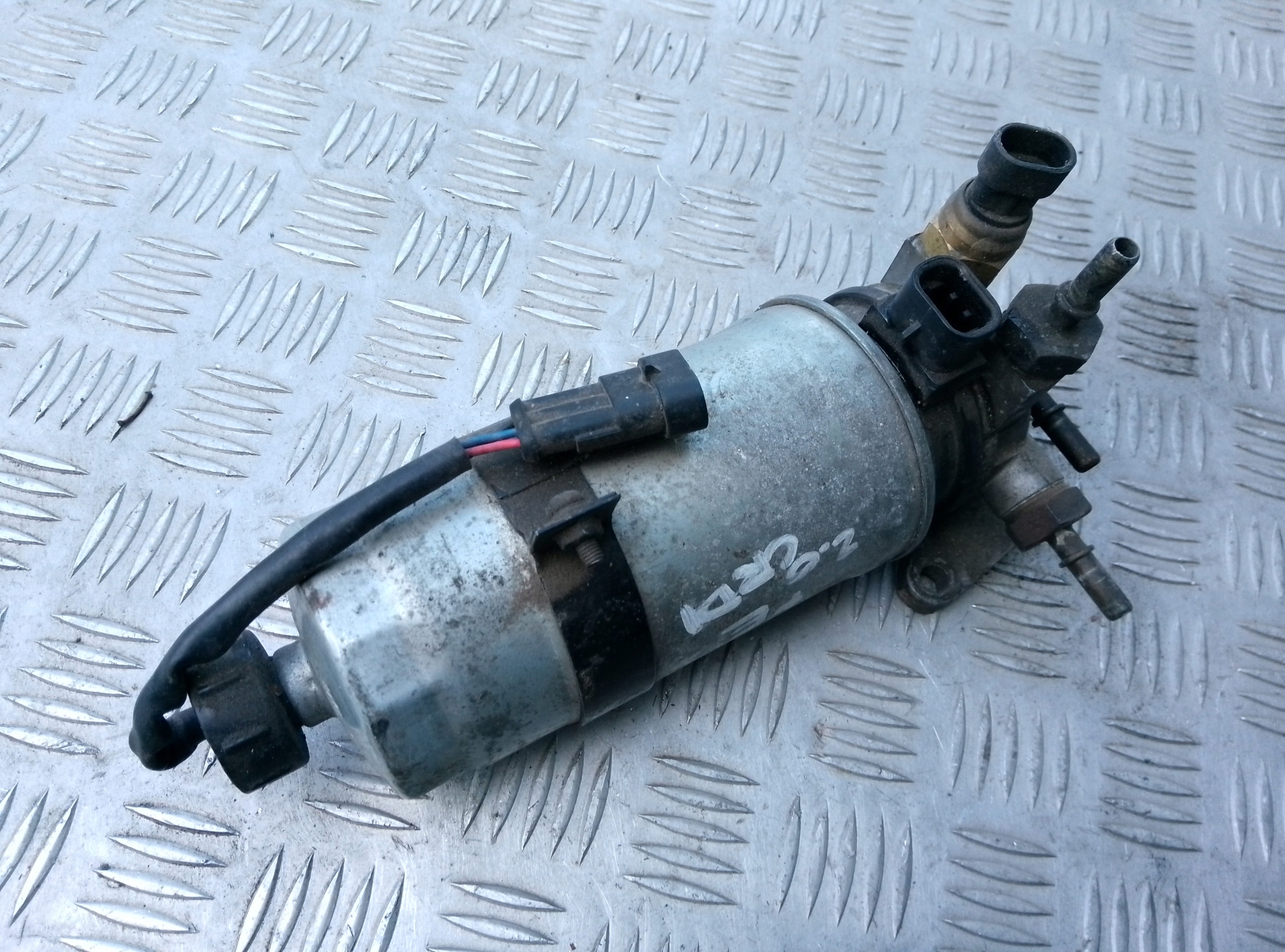 PODSTAWA OBUDOWA FILTRA PALIWA HYUNDAI SANTA FE I 2.0CRDI 2000-2006R