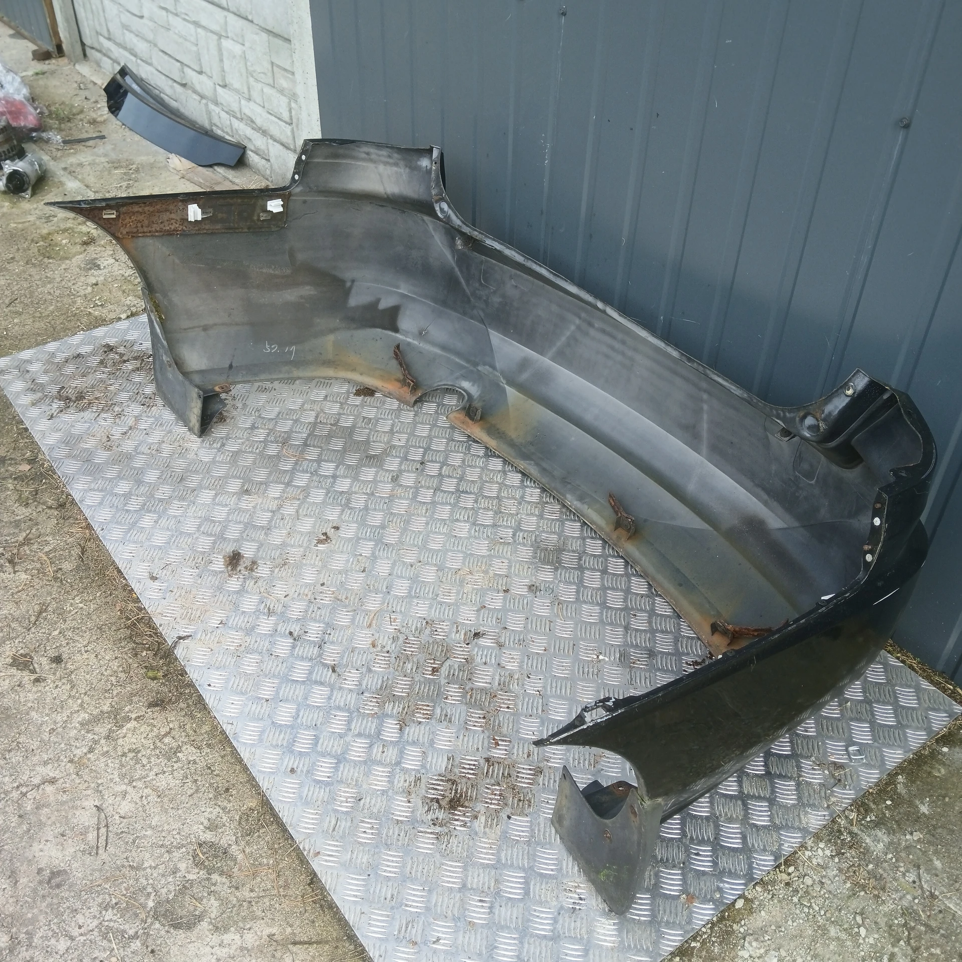 Zderzak tył tylny Kompletny Kia Carens II 2002-2006 - obrazek 5