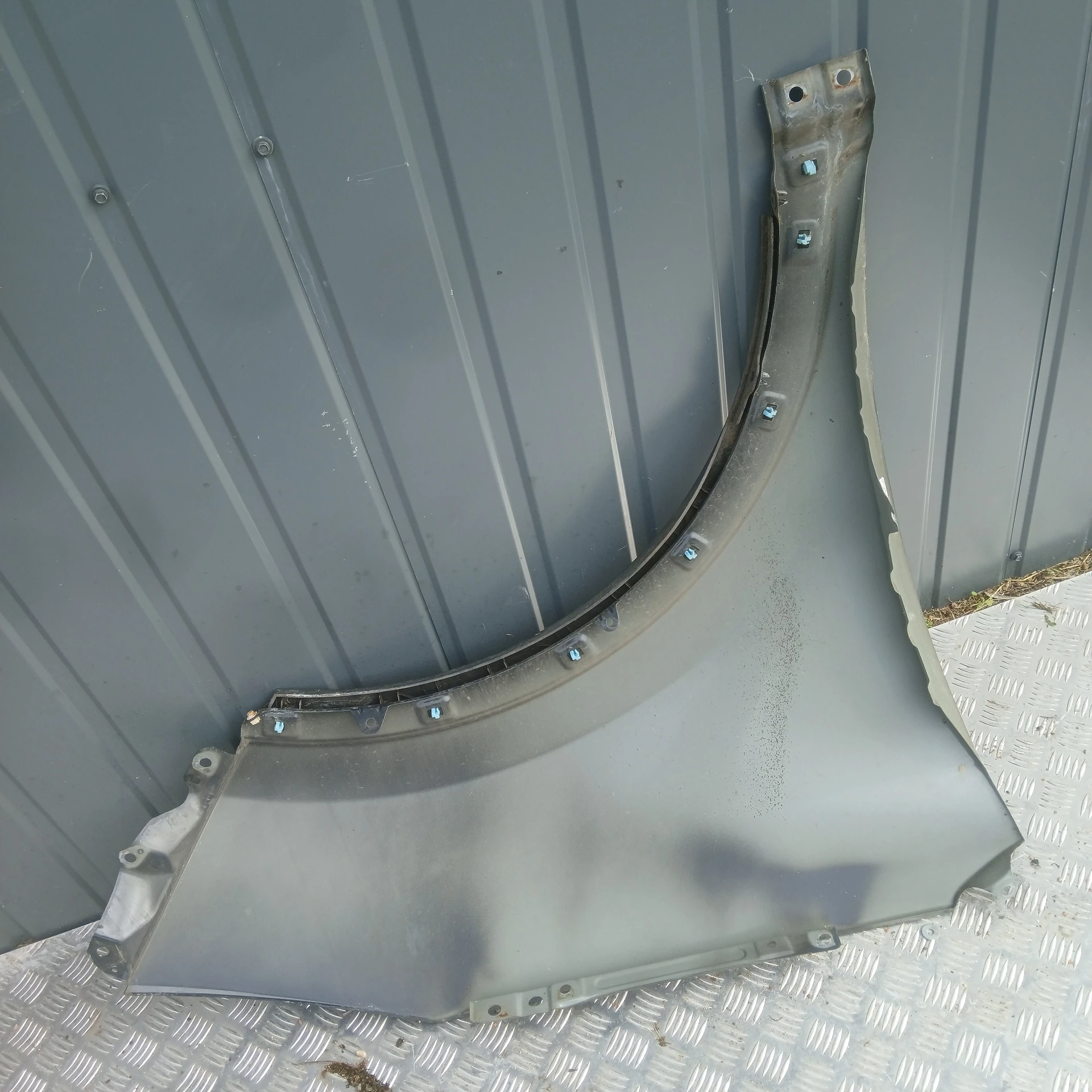 Błotnik przód przedni lewy Kia Sportage IV Kolor H8G - obrazek 3