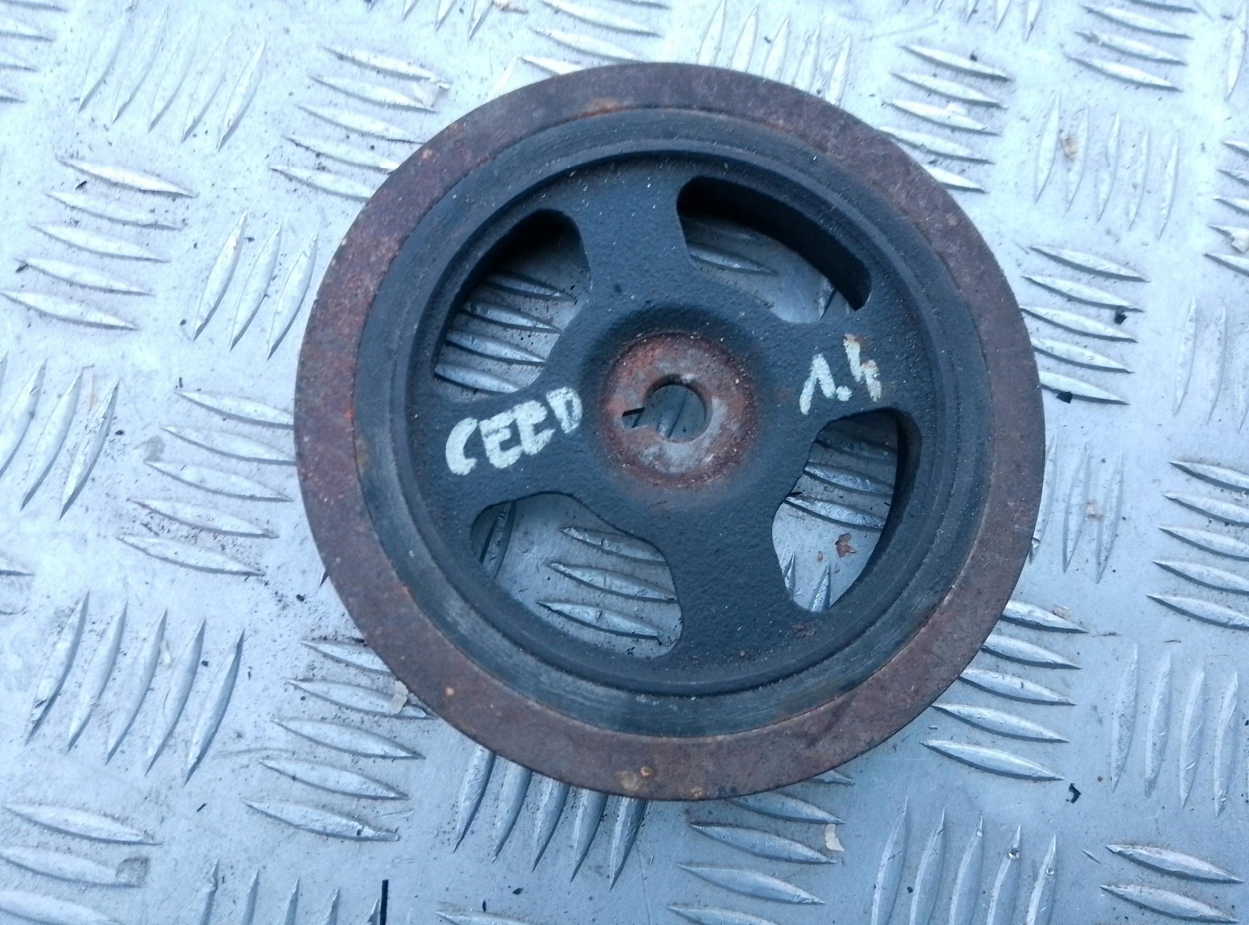 KIA CEED HYUNDAI I30 1.4 CVVT 2007-2012R 90KM KOŁO PASOWE WAŁU KORBOWEGO