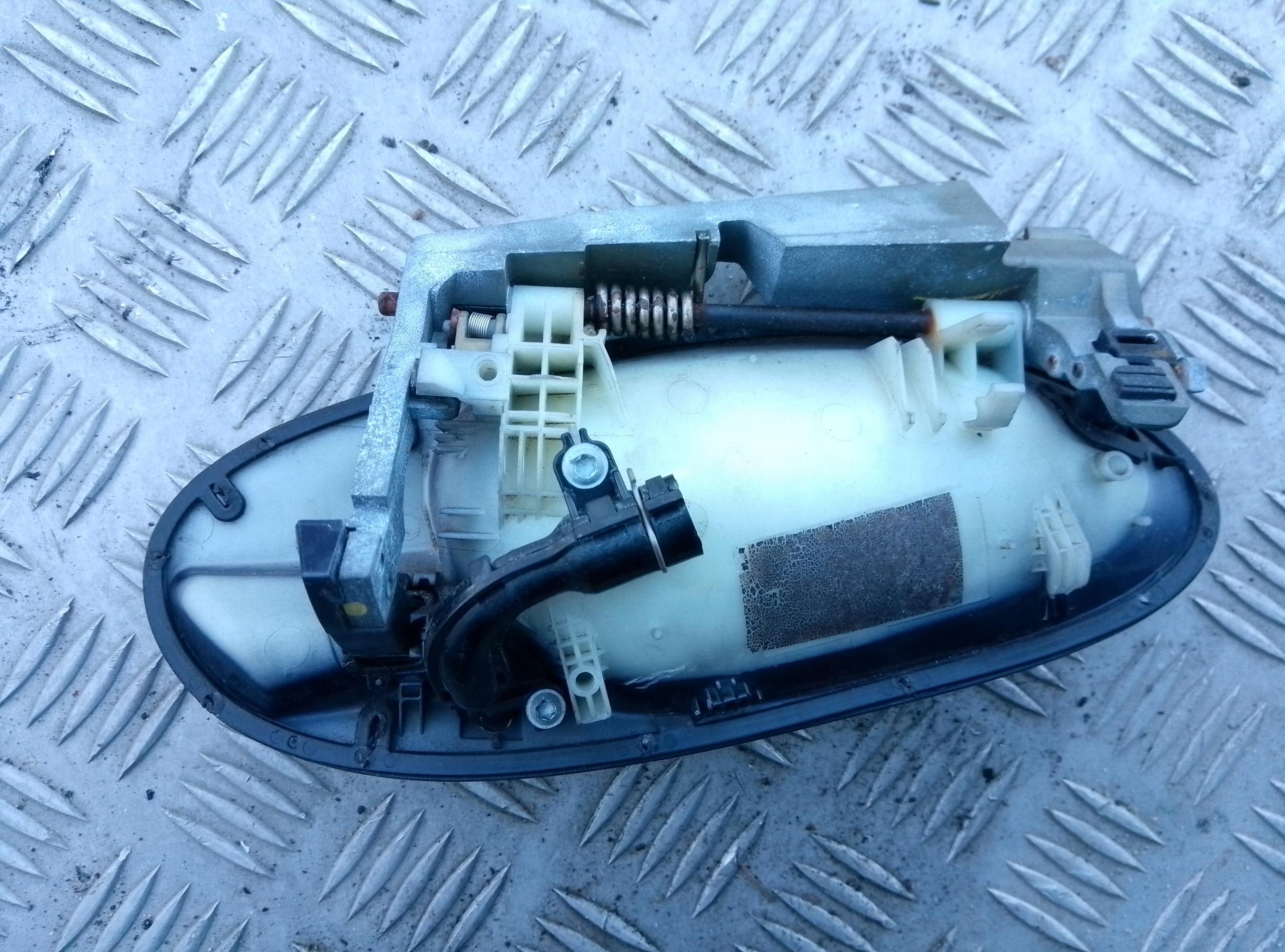 BMW 7 E65 E66 KLAMKA ZEWNĘTRZNA LEWY TYŁ LEWA TYLNA - obrazek 2