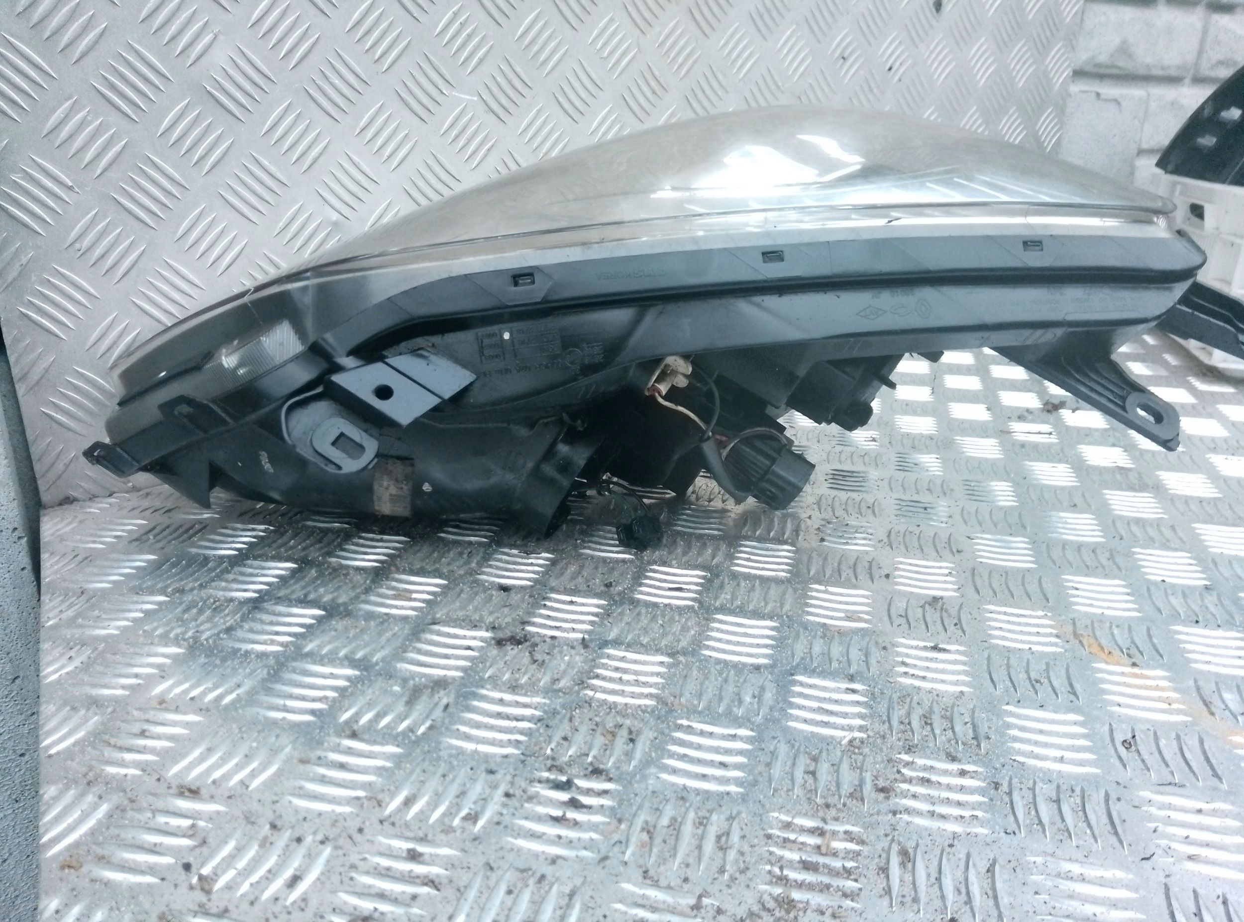 Renault Koleos I 2011 Przód strona prawa Lampa przednia 26025JY40A - obrazek 9