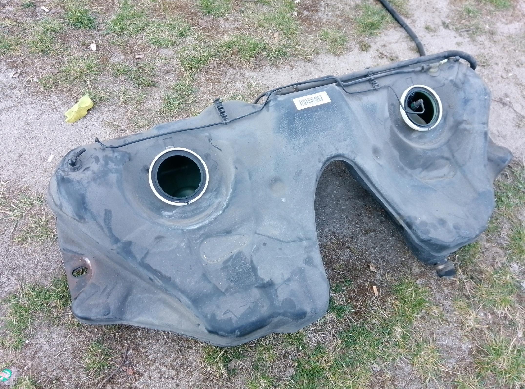 BMW 7 E65 E66 735i 745i ZBIORNIK PALIWA BAK - obrazek 3