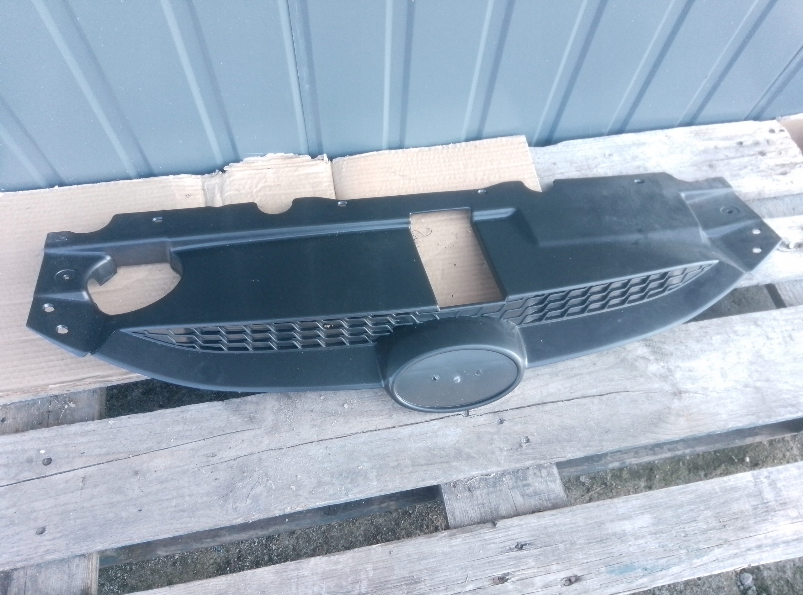 GRILL ATRAPA OSŁONA PASA PRZÓD HYUNDAI IX35 2010-2015R