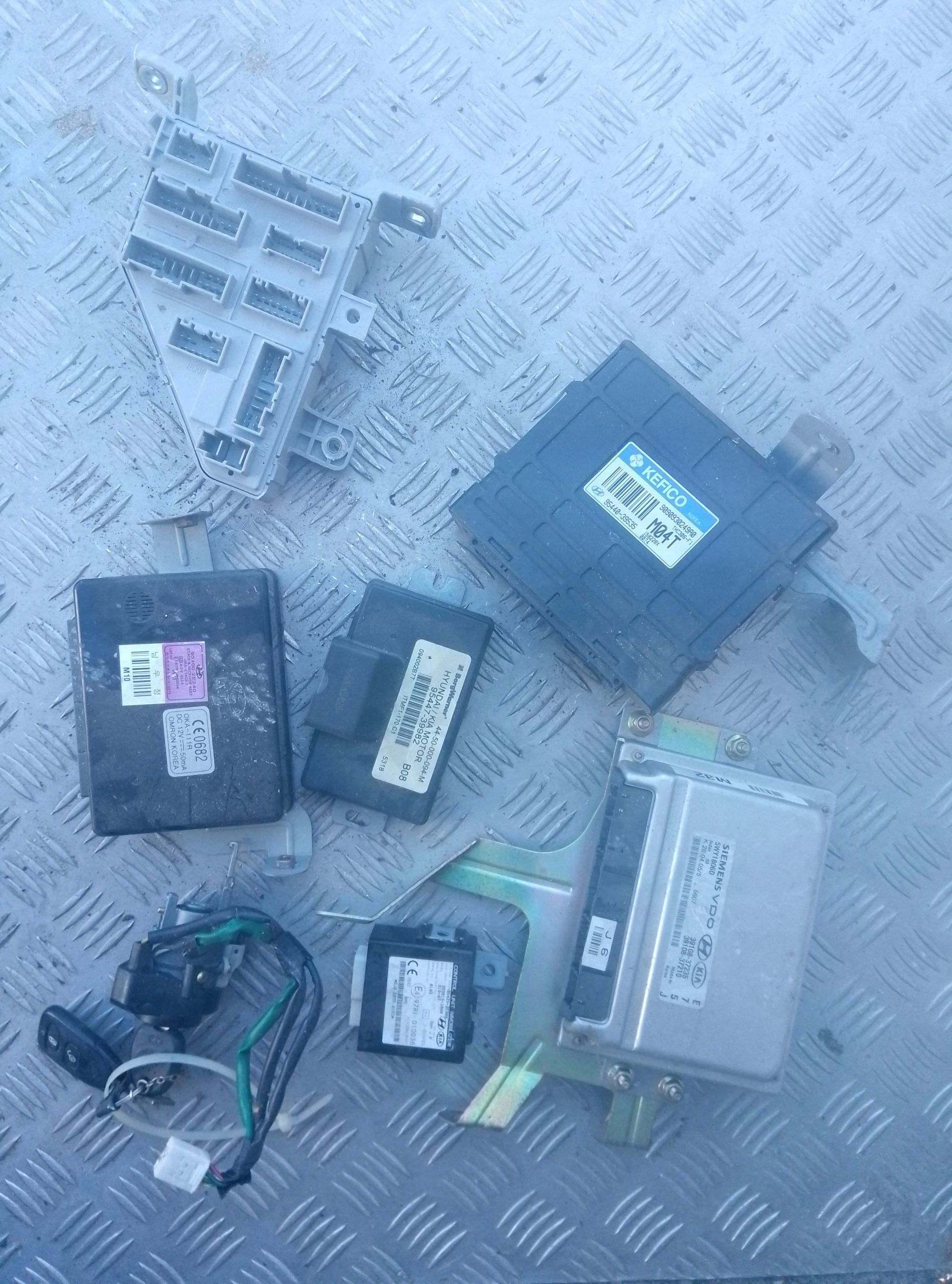 ZESTAW STARTOWY KOMPUTER ECU HYUNDAI TUCSON 2.7 V6 39108-37265 5WY1806D - obrazek 5
