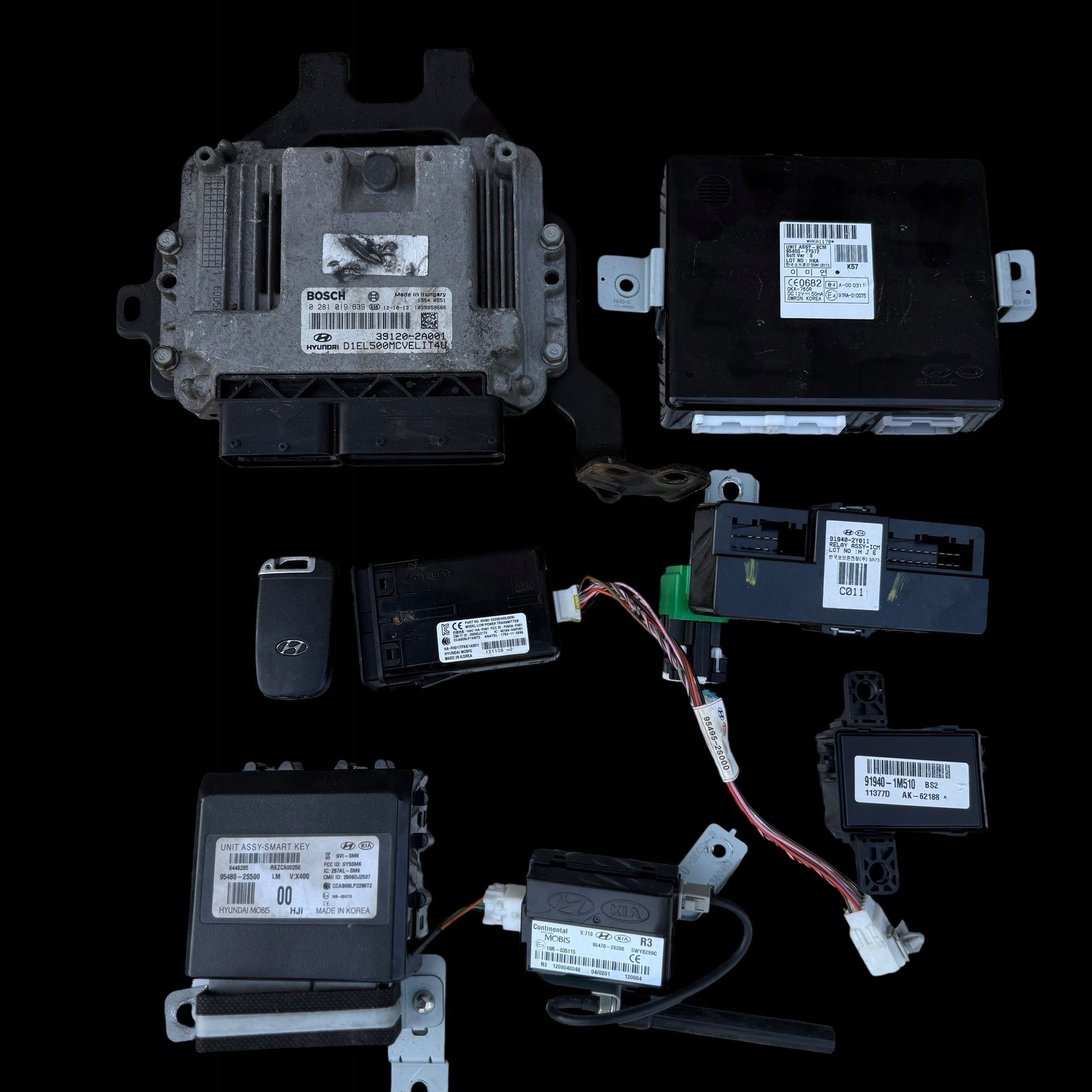 Komputer Sterownik ECU i komplet kluczy Hyundai ix35 2013r 1.7 CRDI