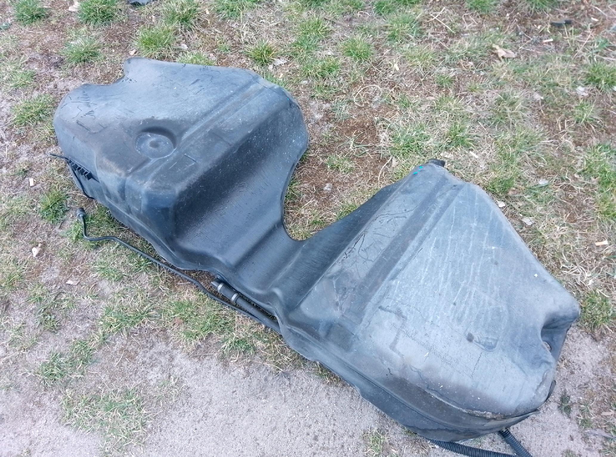 BMW 7 E65 E66 735i 745i ZBIORNIK PALIWA BAK - obrazek 5