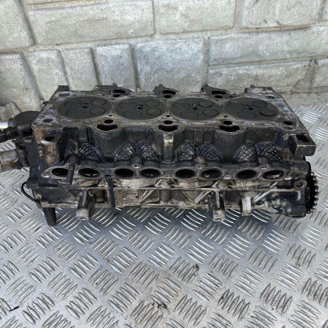 Głowica silnika Hyundai ix35 Kia Sportage 3 1.7 CRDi 2013r 221112A200