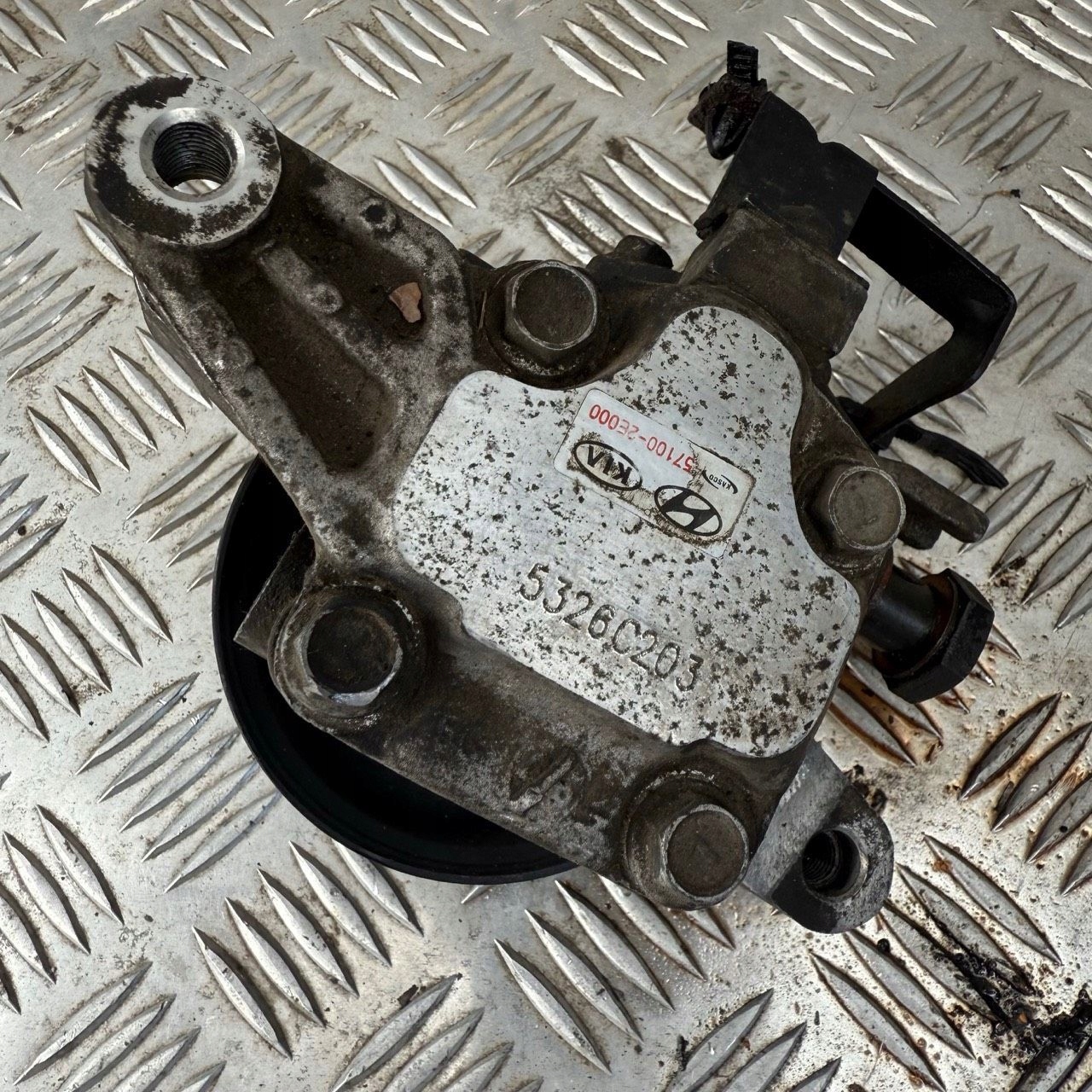 Pompa wspomagania Hyundai Tucson JM 2.0 16v 2007r G4GC 571002E000 - obrazek 2