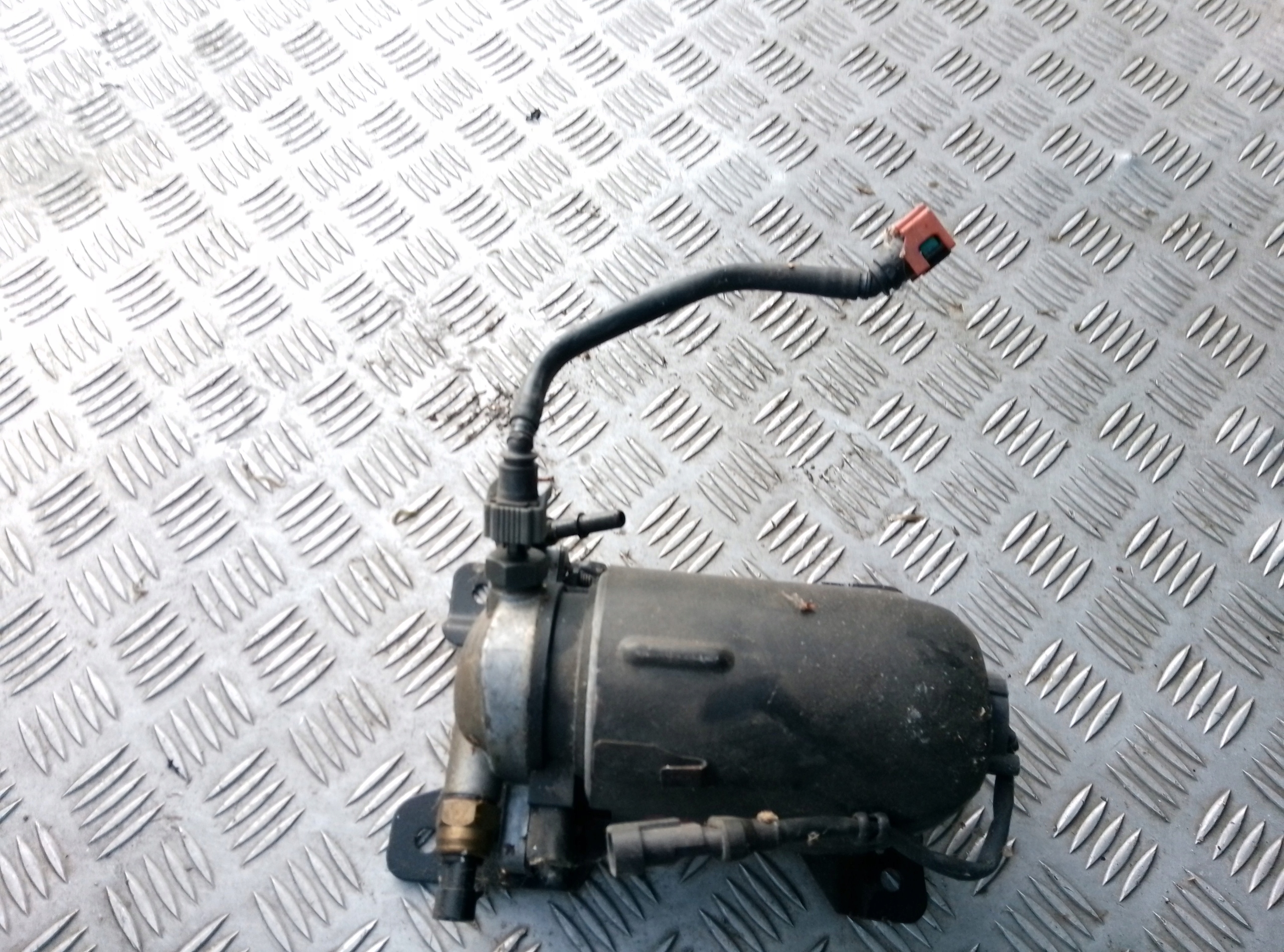 KOMPLETNA OBUDOWA PODSTAWA FILTRA PALIWA KIA CEED I 2.0 CRDI 2007-2012 - obrazek 3