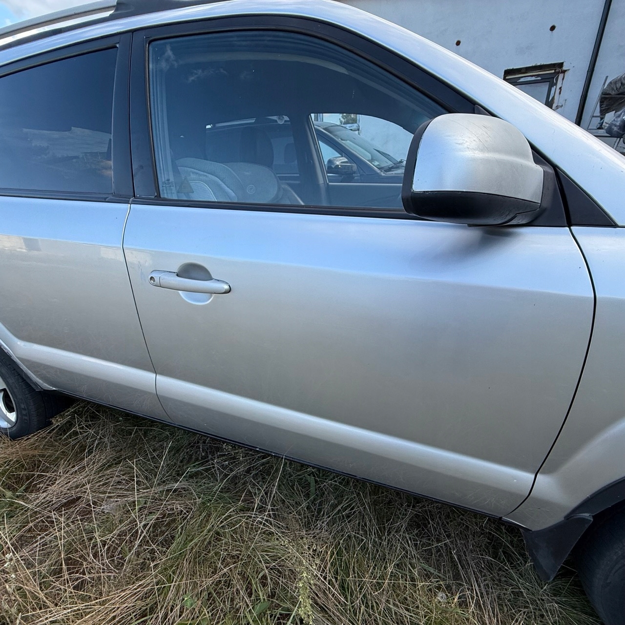 DRZWI PRAWY PRZÓD PRZEDNIE HYUNDAI TUCSON 2004-2010 bez listew poszerzeń YK