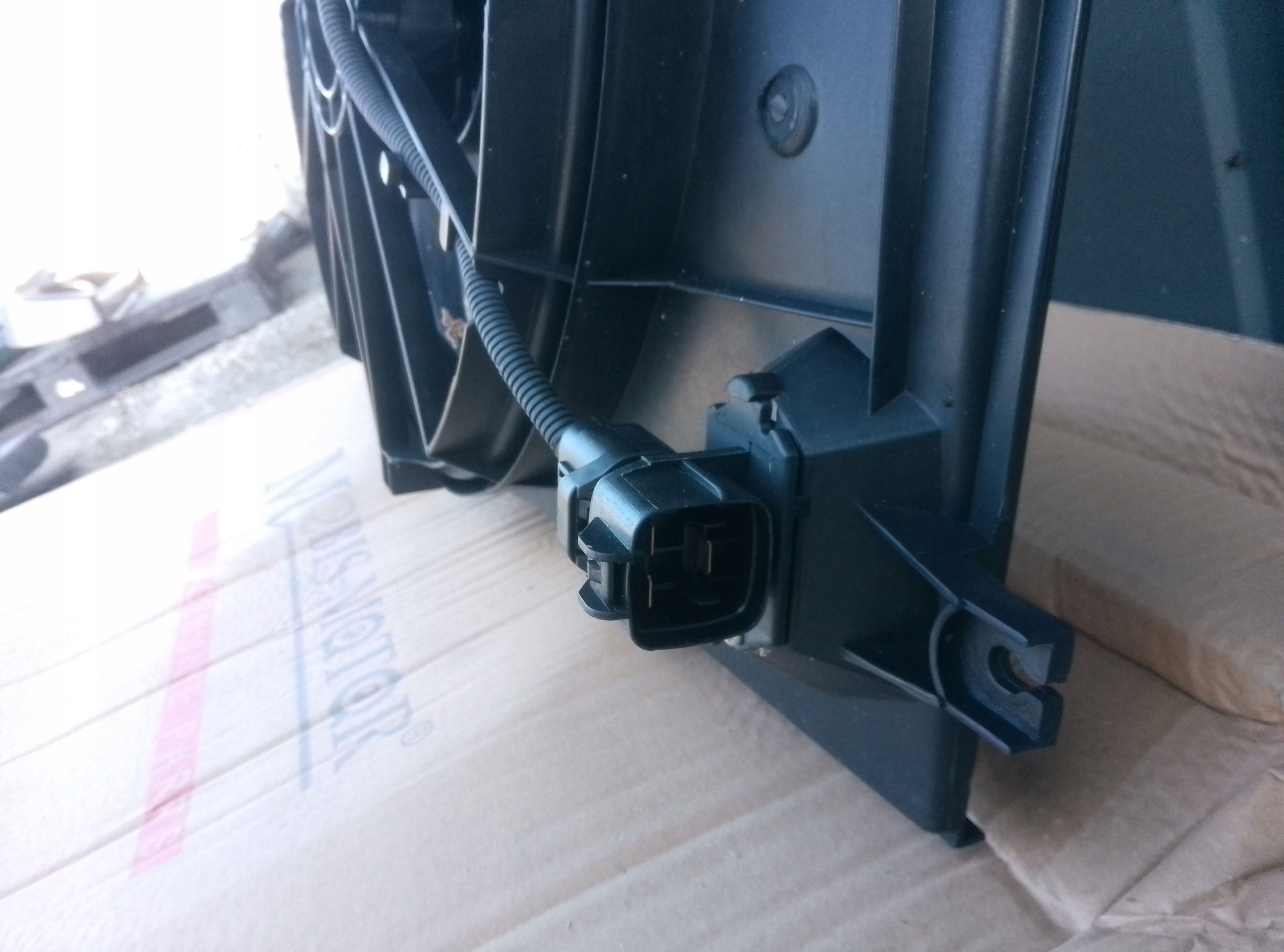 WENTYLATOR CHŁODNIC OBUDOWA KOMPLET HYUNDAI TUCSON I 04-10r. 2.0 CRDI - obrazek 3
