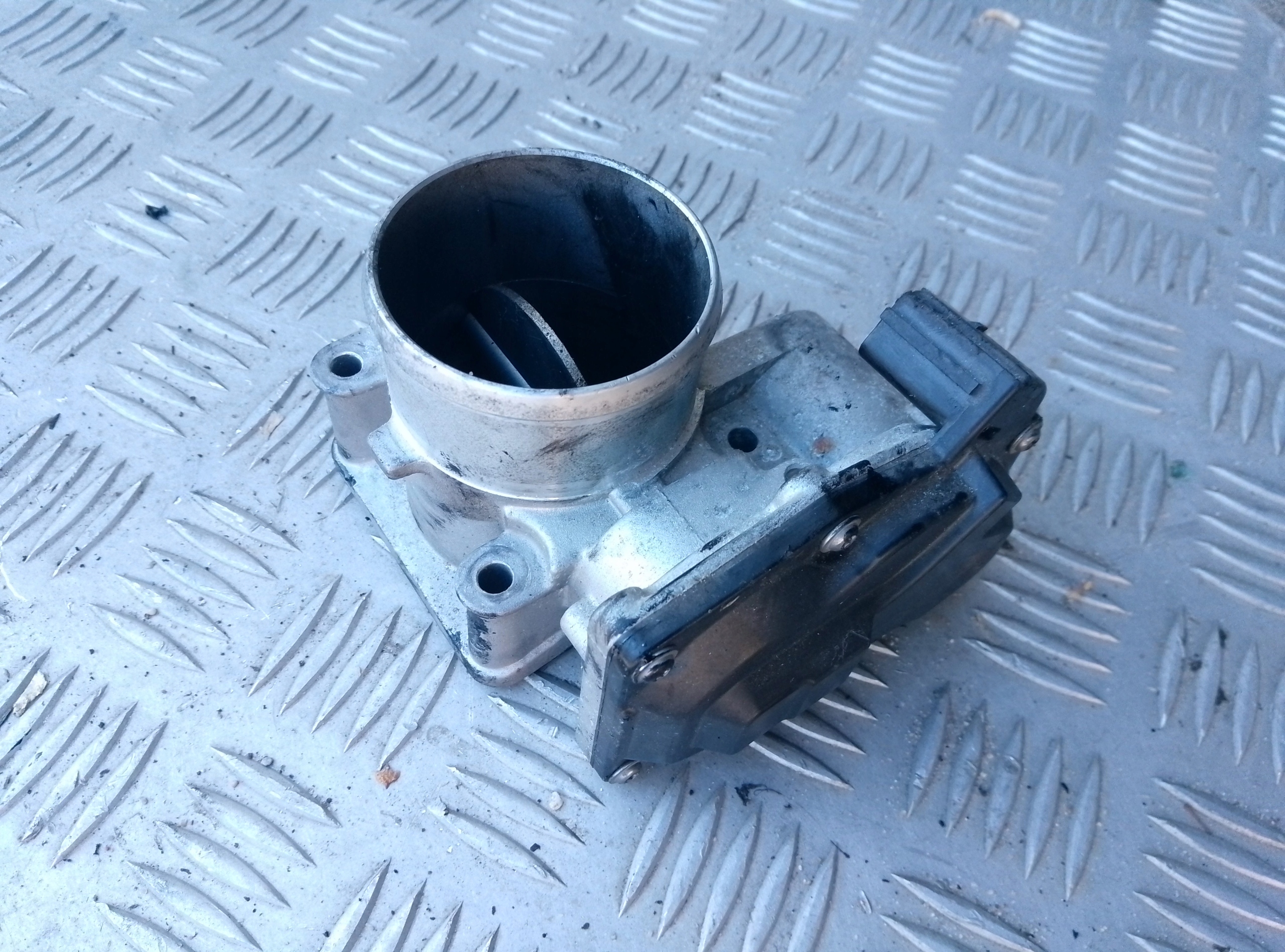 PRZEPUSTNICA POWIETRZA KIA SPORTAGE 3 2.0 CRDI 35100-2F100 - obrazek 5