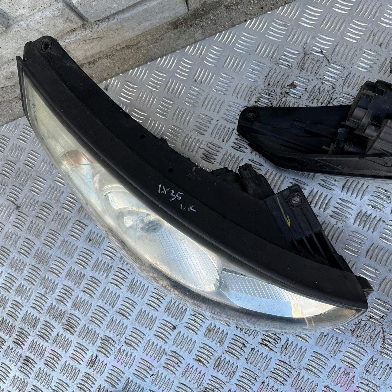 Lampa przednia prawa kompletna Hyundai ix35 2013r UK - obrazek 2