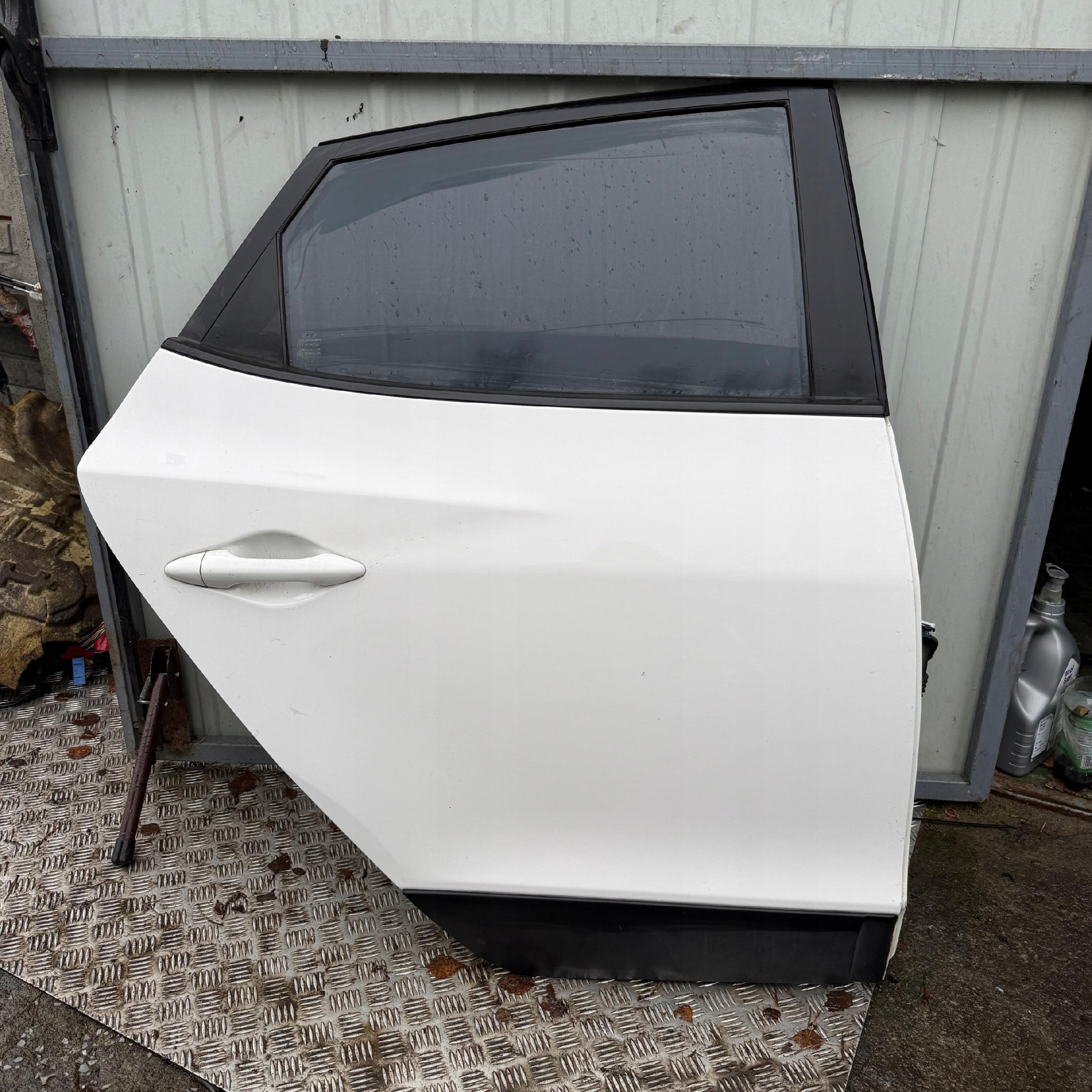 Drzwi prawe tylne kompletne prawy tył Kolor TCW Hyundai IX35 Lift 15r