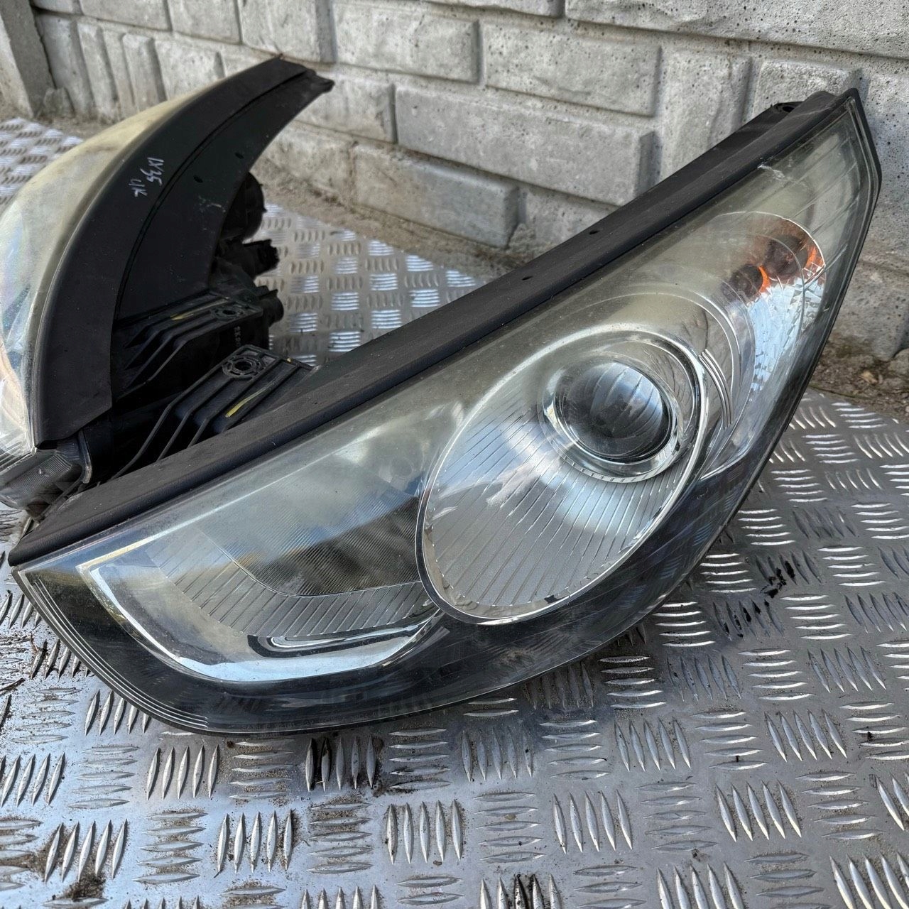 Lampa przednia lewa kompletna Hyundai ix35 2013r UK - obrazek 5