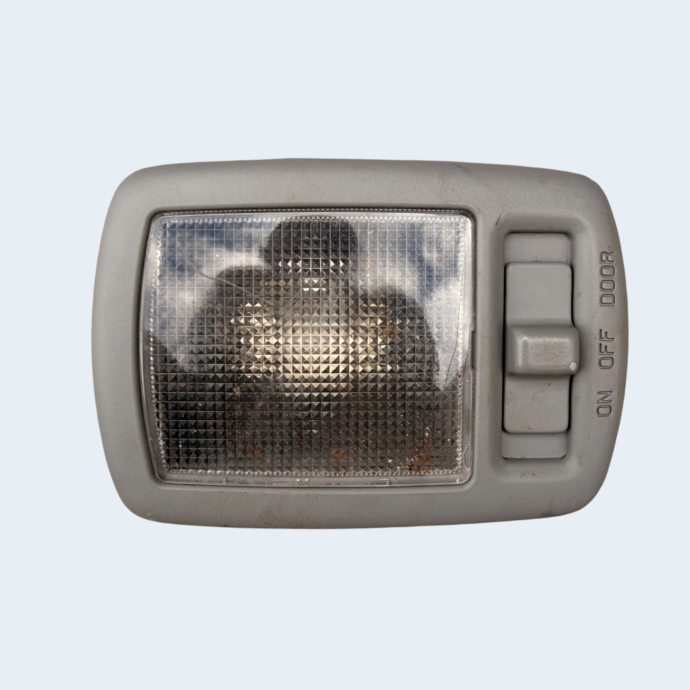 Lampka w podsufitce oświetlenie bagażnika Kia Sorento 2 Lift