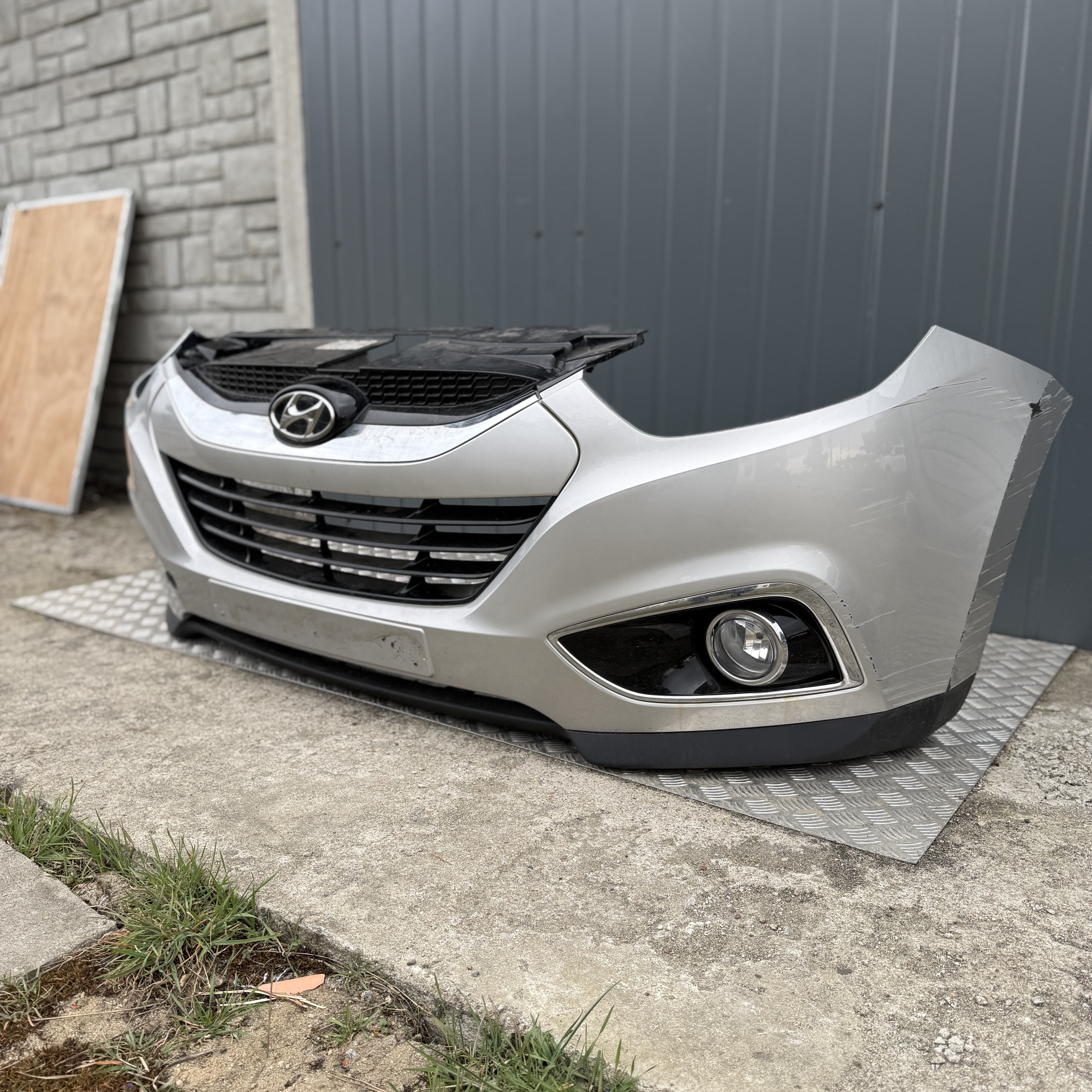 Zderzak przód przedni Kompletny kolor RAH Hyundai IX35 - obrazek 6