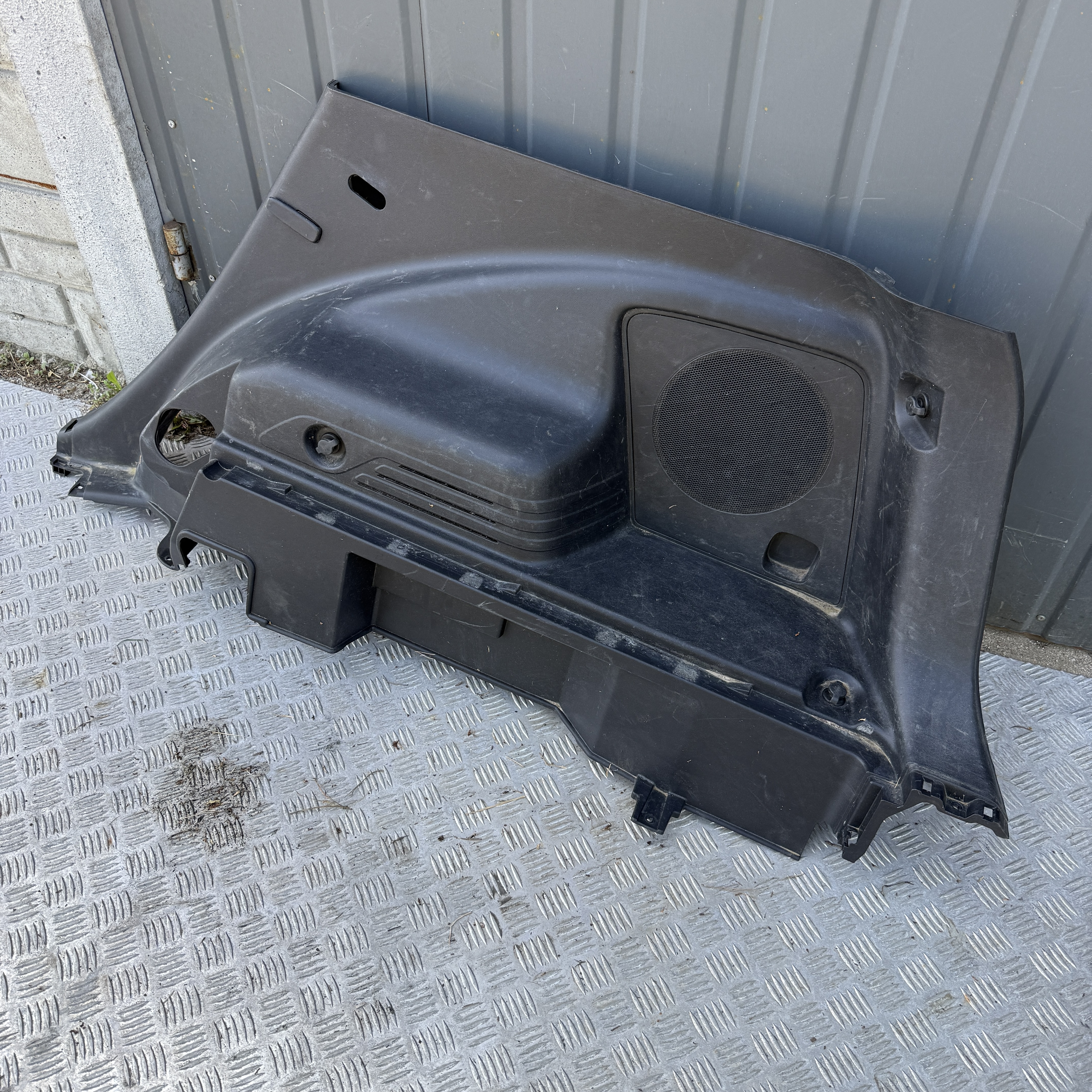 Boczek tapicerka bagażnika prawa Hyundai ix35 - obrazek 2