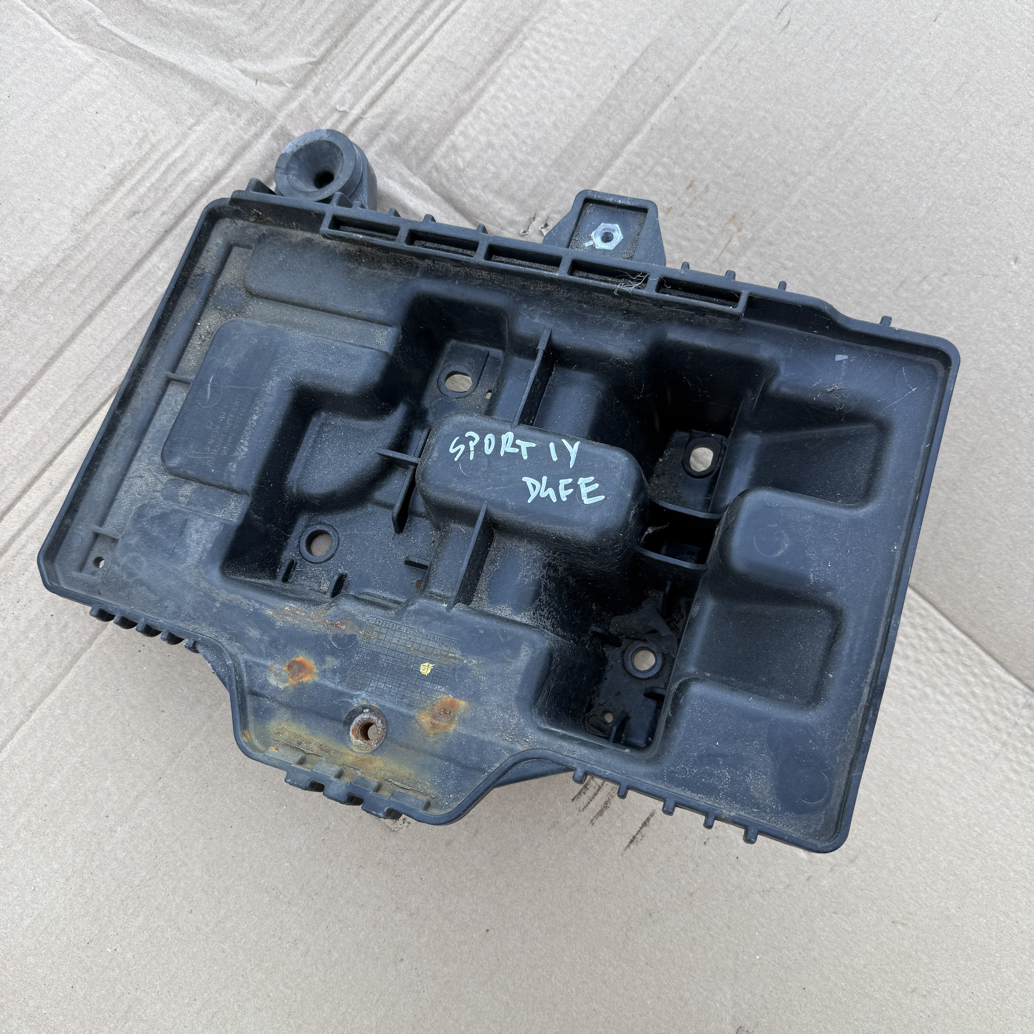 Podstawa pod akumulator Kia sportage IV 1.6 CRDI 2020r d4FE