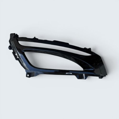 Ramka prawa halogenu kratka w zderzak Hyundai i40 2010-2017r