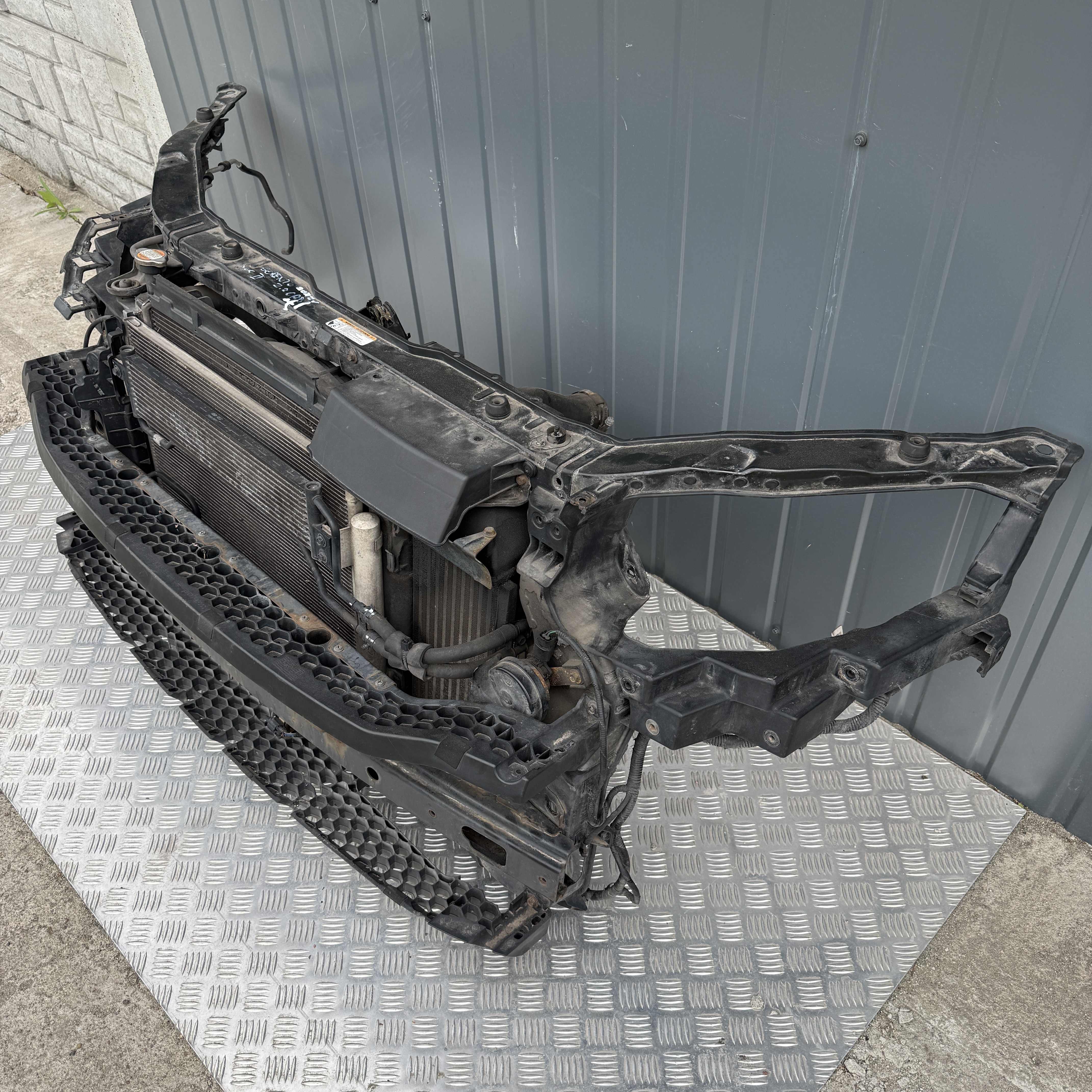 Pas przedni kompletny chłodnice Kia Sorento II 2.2 CRDI AT - obrazek 3