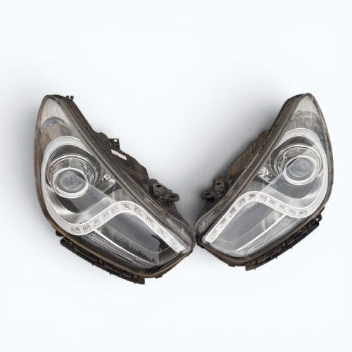 Lampy przednie lampa lewa prawa komplet Hyundai i40 UK 2012r