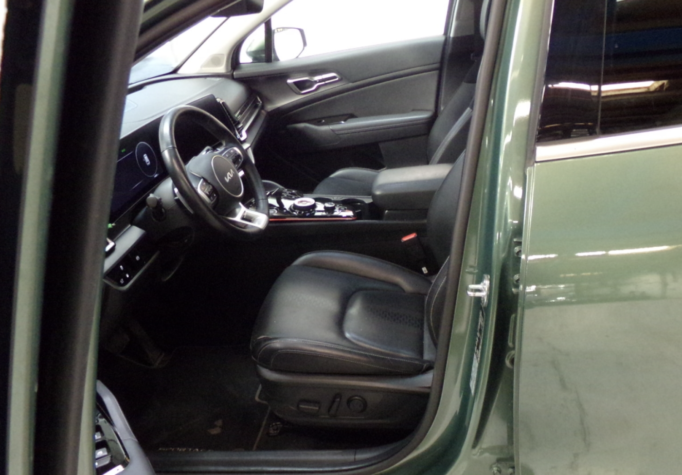 Kia Sportage 2023r / 144.851 km / 1.6 HYBRID / 4WD / LEDER / LED - obrazek 11