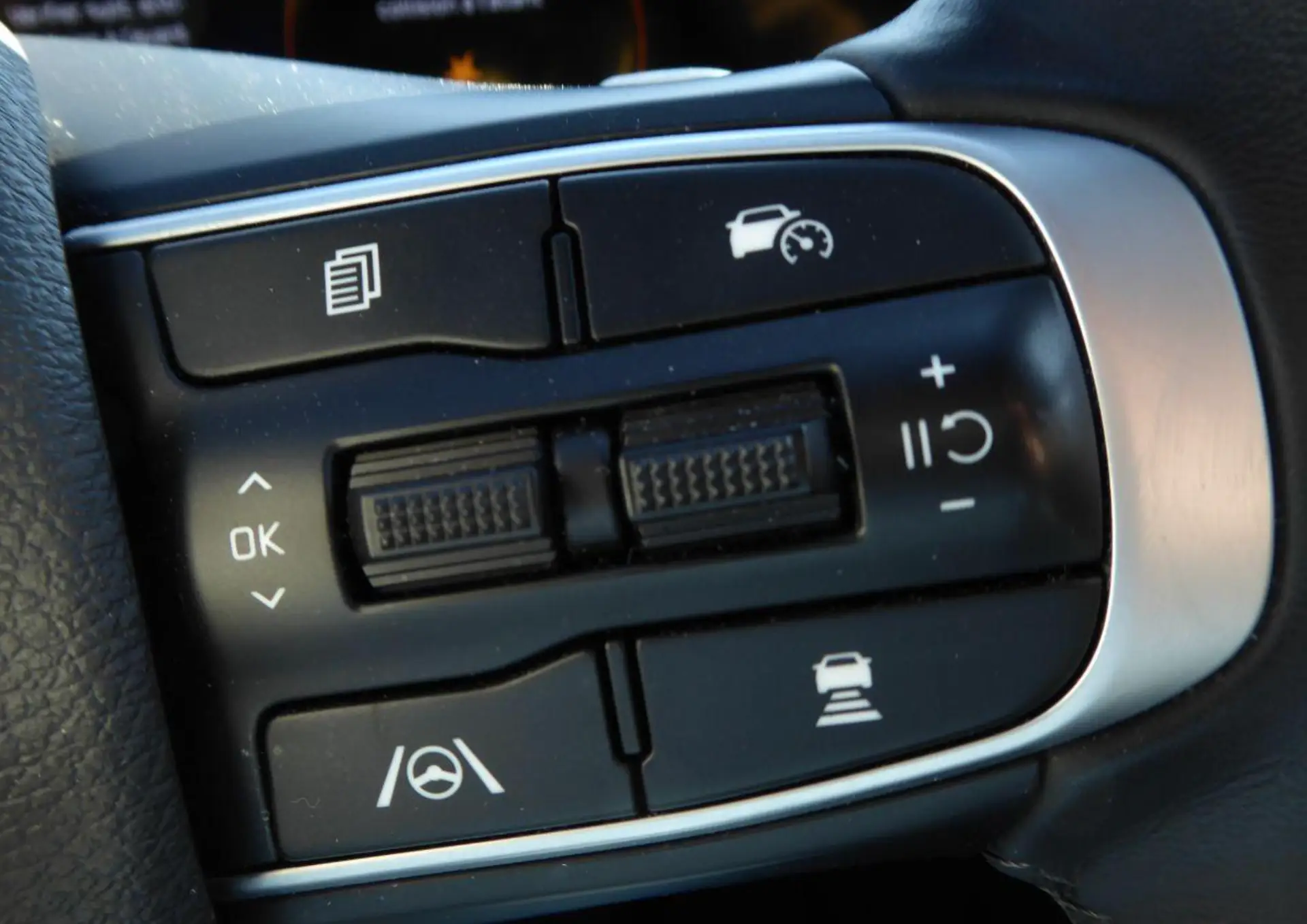 Kia Sportage 2024r / 30049 km / 1598 CS / 110 kW - obrazek 4