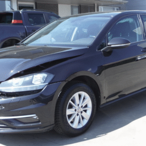 Volkswagen Golf VII Comfortline – benzyna, 2017 – uszkodzony