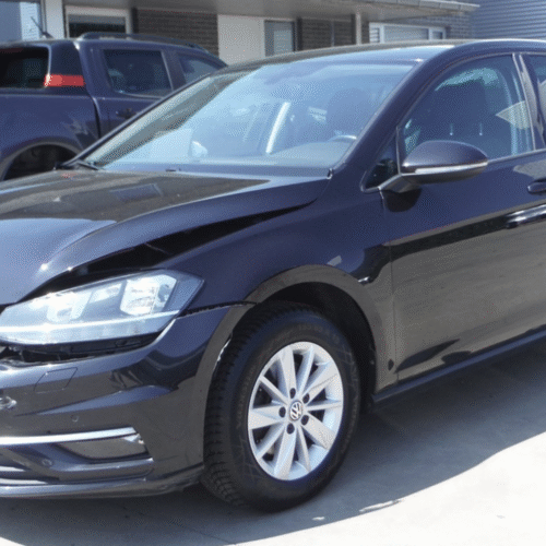 Volkswagen Golf VII Comfortline – benzyna, 2017 – uszkodzony