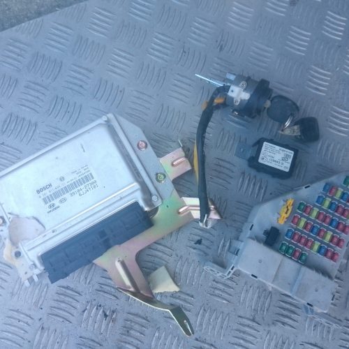 ZESTAW STARTOWY KOMPUTER ECU HYUNDAI TUCSON 2.0 CRDI 0281011694 39104-27300
