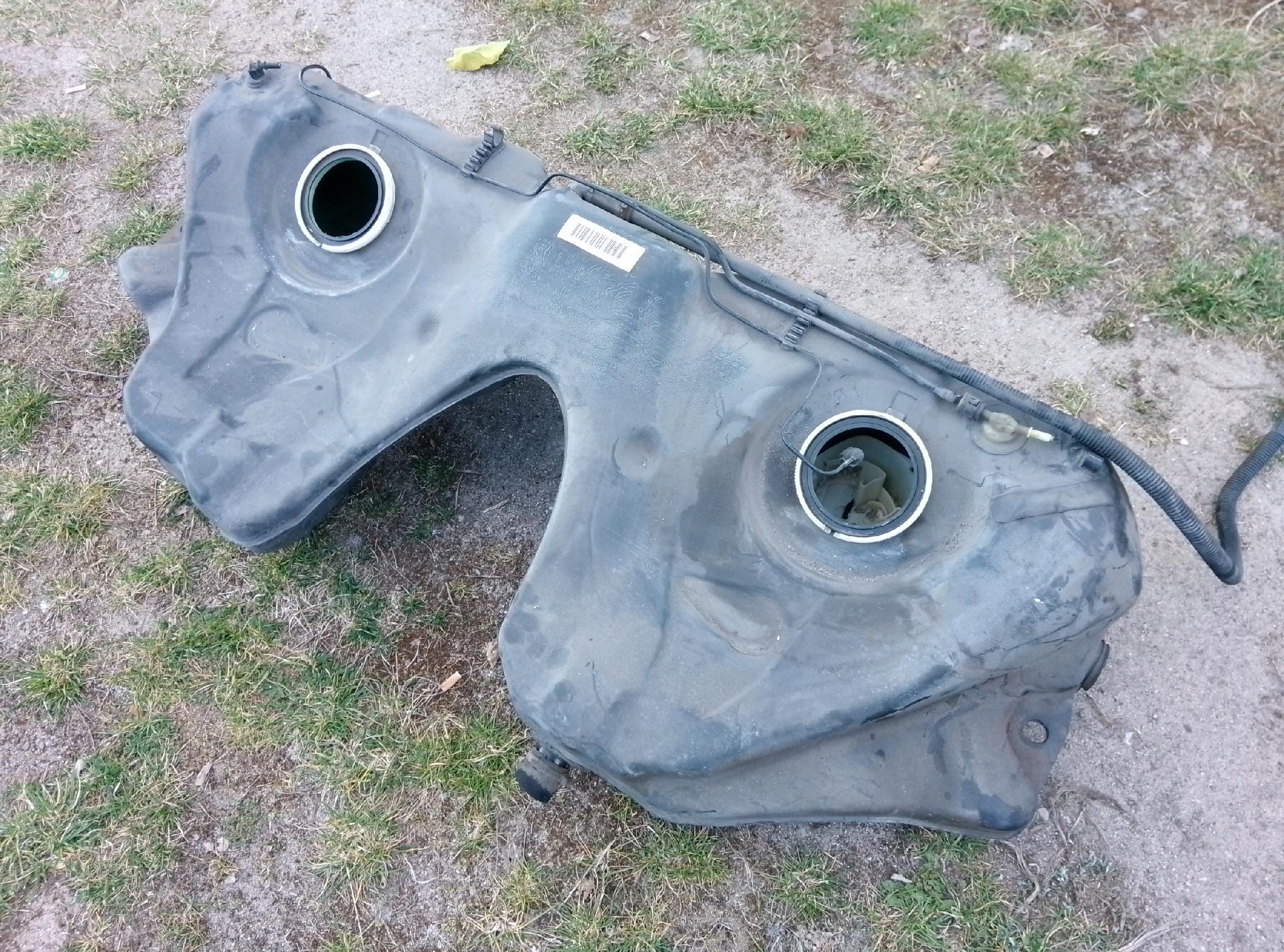 BMW 7 E65 E66 735i 745i ZBIORNIK PALIWA BAK - obrazek 2