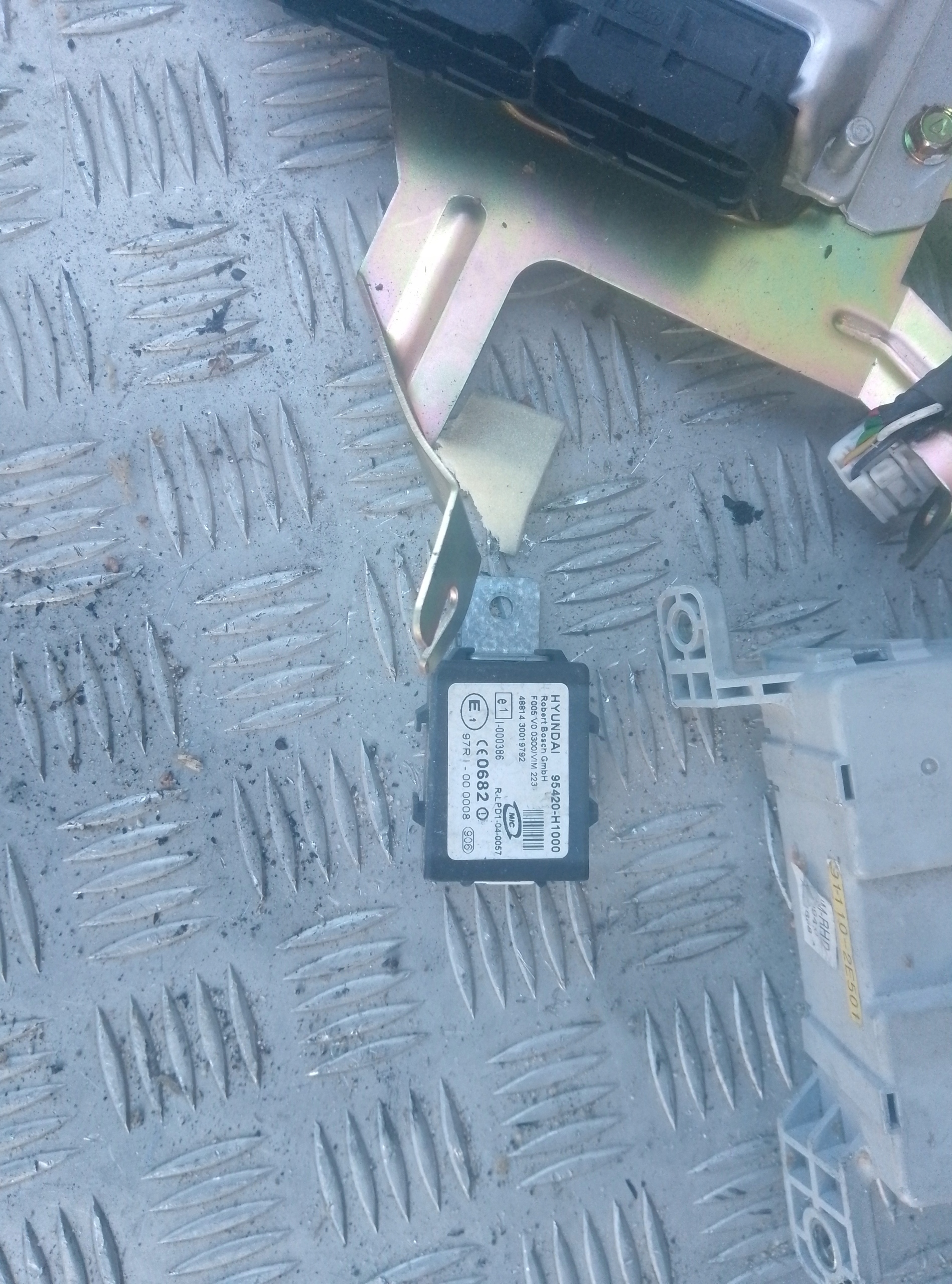 ZESTAW STARTOWY KOMPUTER ECU HYUNDAI TUCSON 2.0 CRDI 0281011694 39104-27300 - obrazek 5